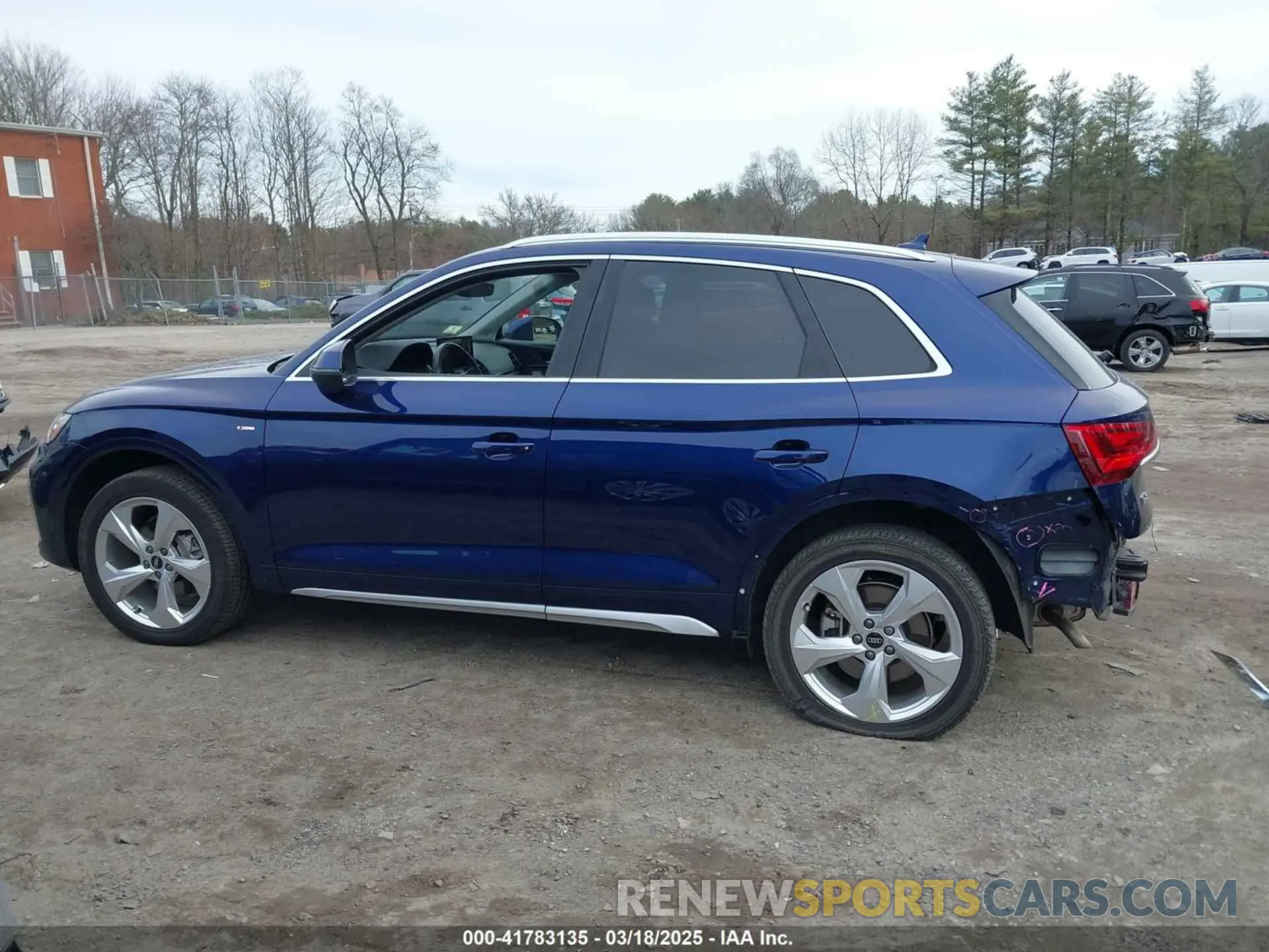 15 fotografías del automóvil dañado WA1EAAFY3N2099747 AUDI Q5 2022
