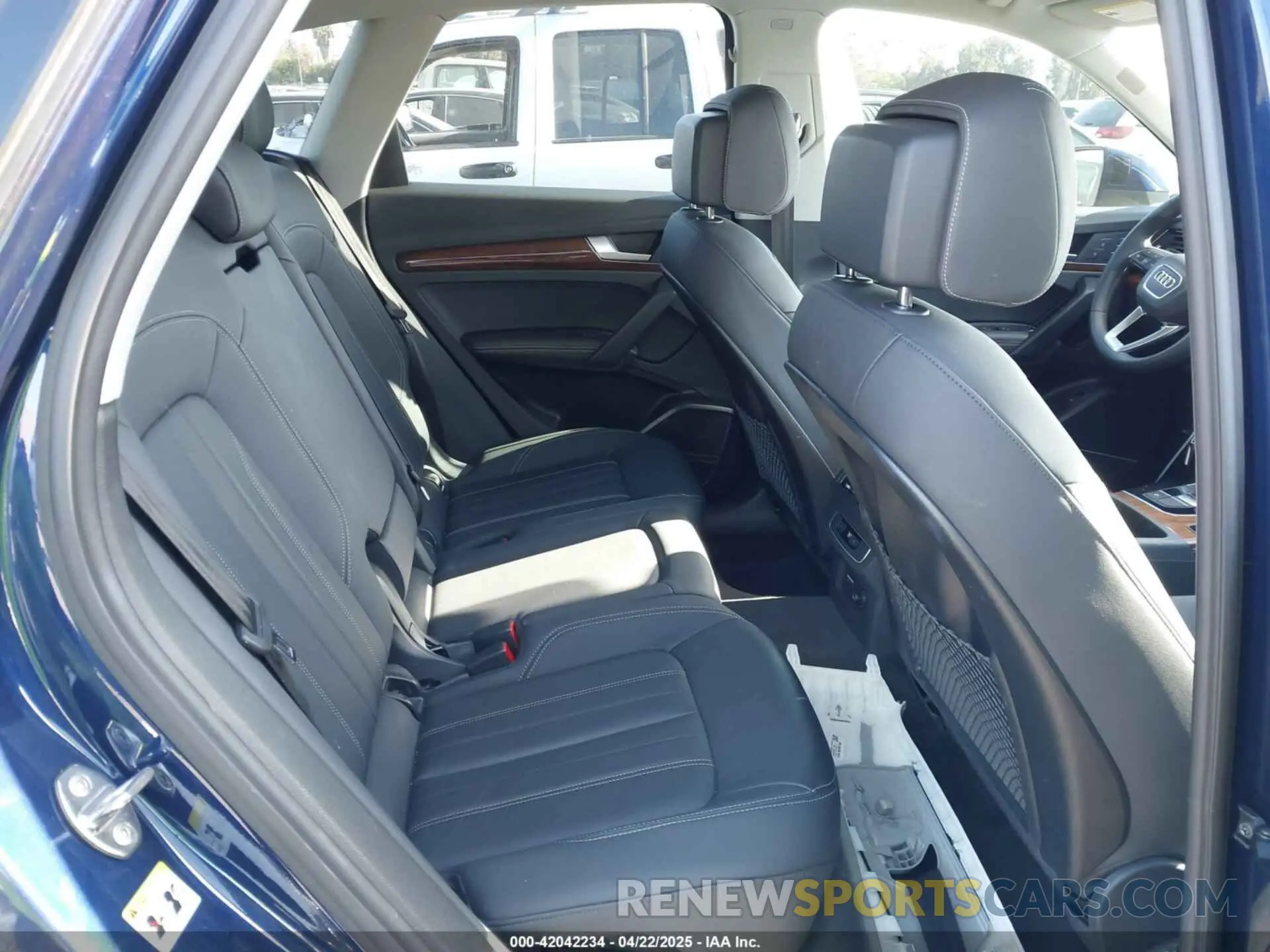 8 fotografías del automóvil dañado WA1EAAFY3N2118376 AUDI Q5 2022