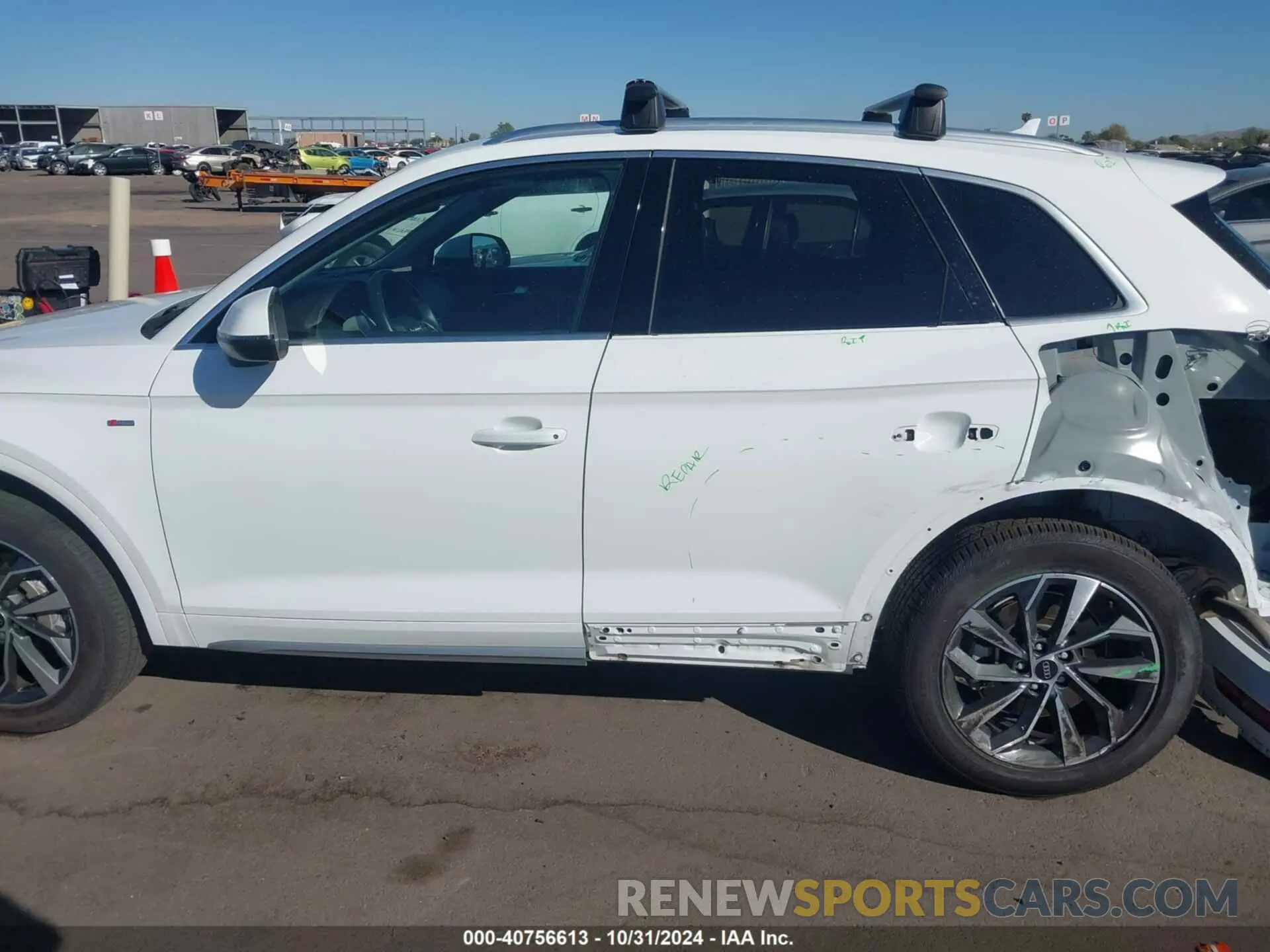 15 fotografías del automóvil dañado WA1EAAFY4N2075490 AUDI Q5 2022