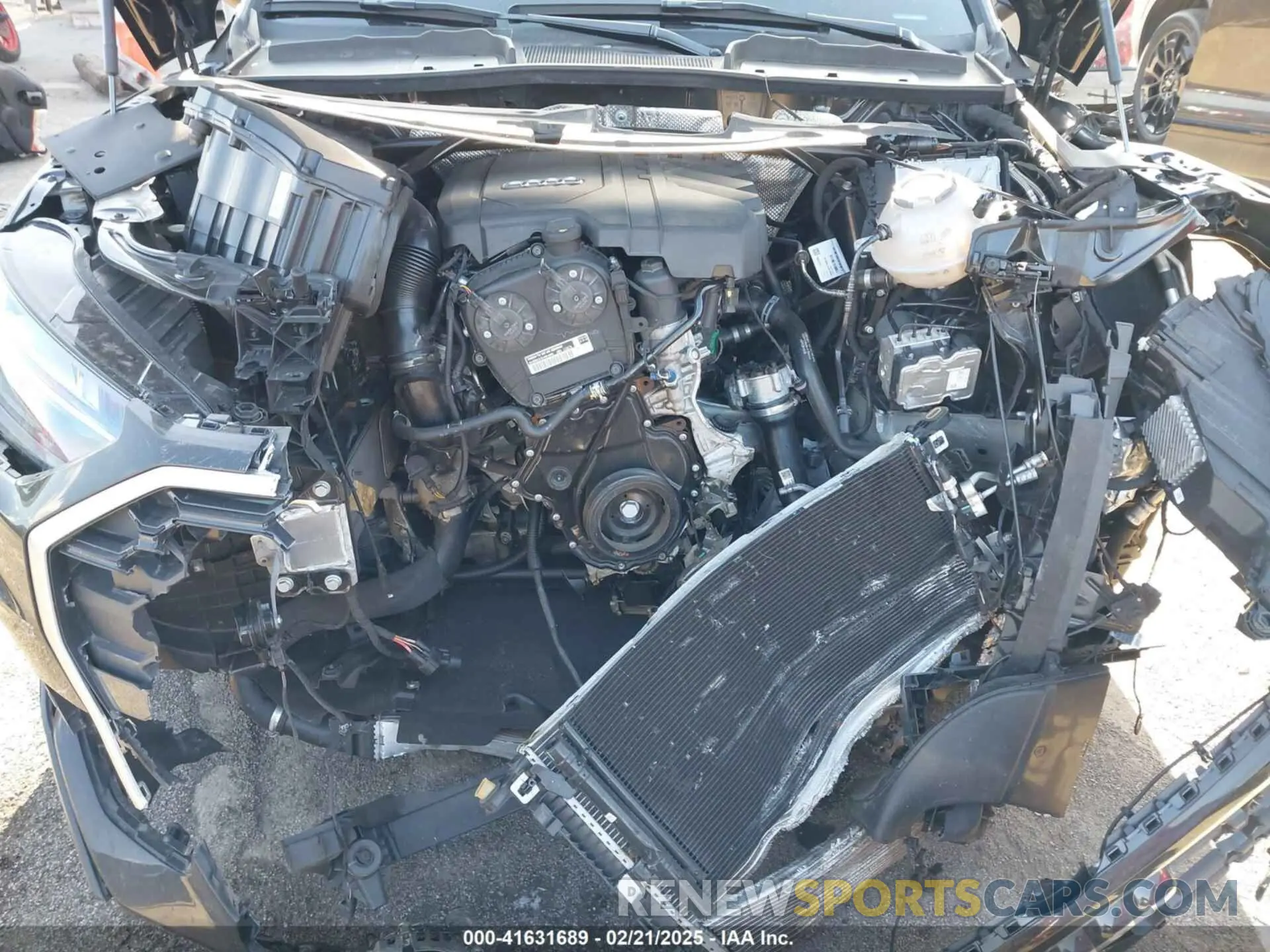 10 fotografías del automóvil dañado WA1EAAFY4N2139947 AUDI Q5 2022