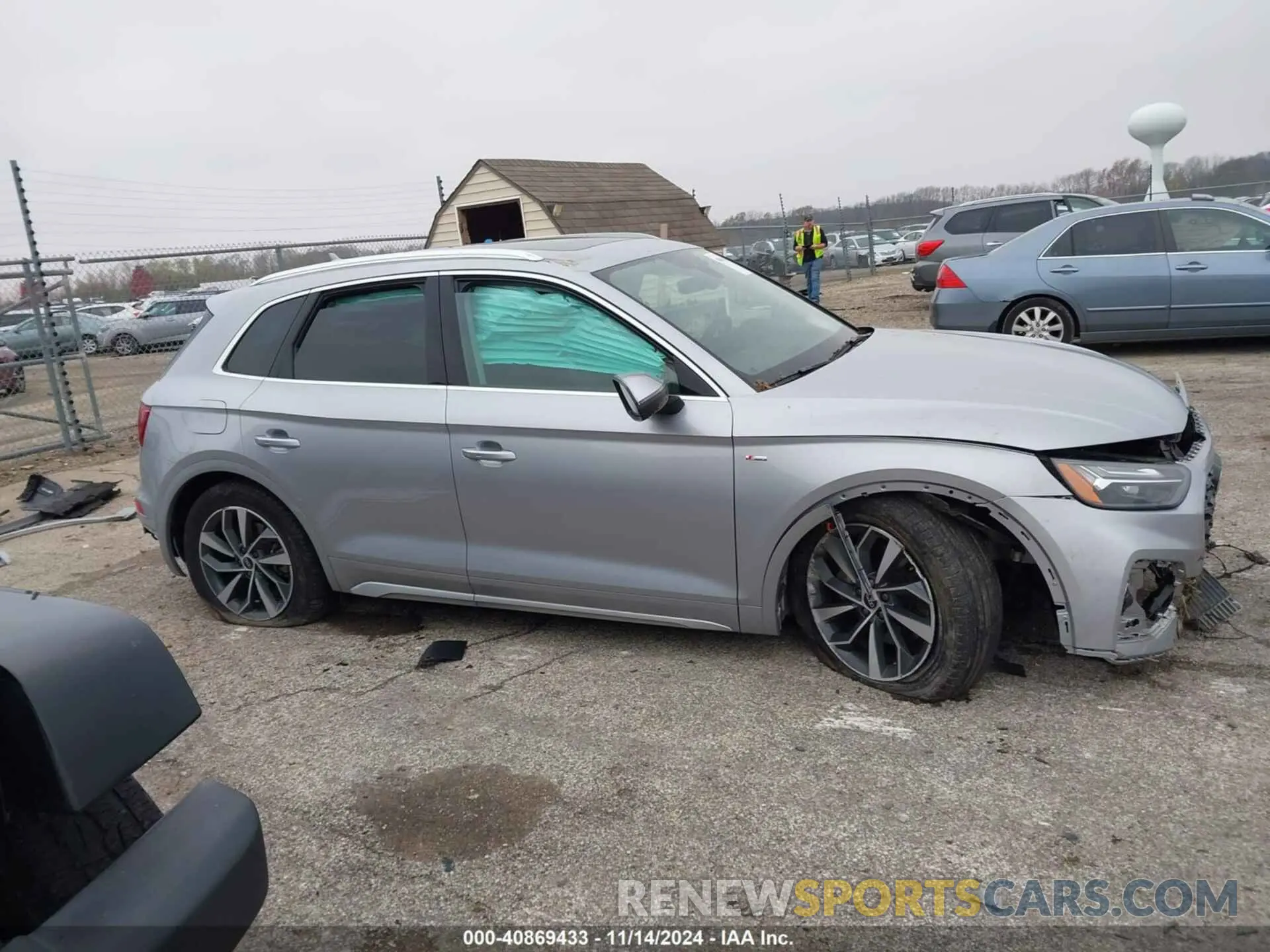 13 fotografías del automóvil dañado WA1EAAFY5N2058178 AUDI Q5 2022