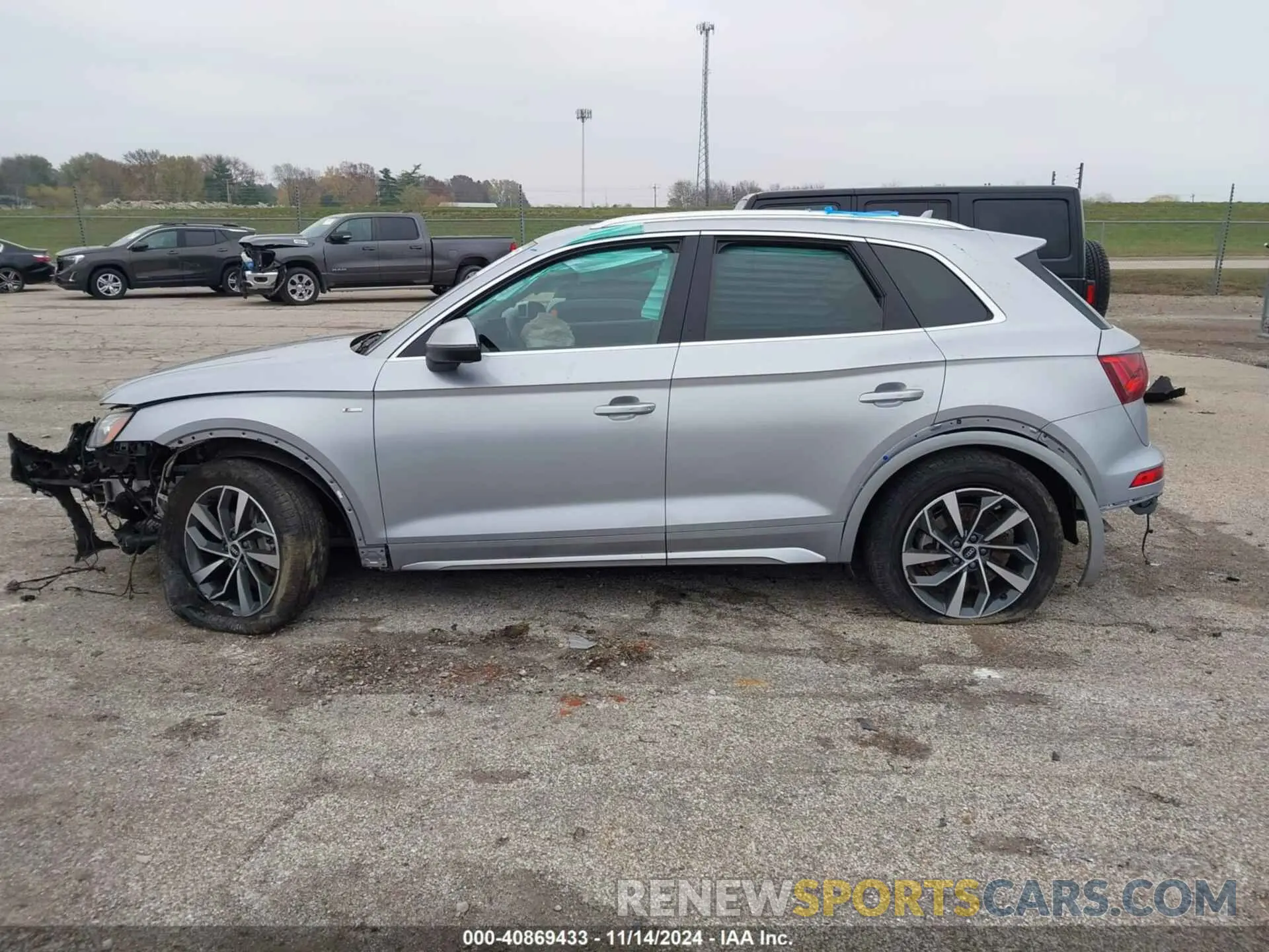 14 fotografías del automóvil dañado WA1EAAFY5N2058178 AUDI Q5 2022