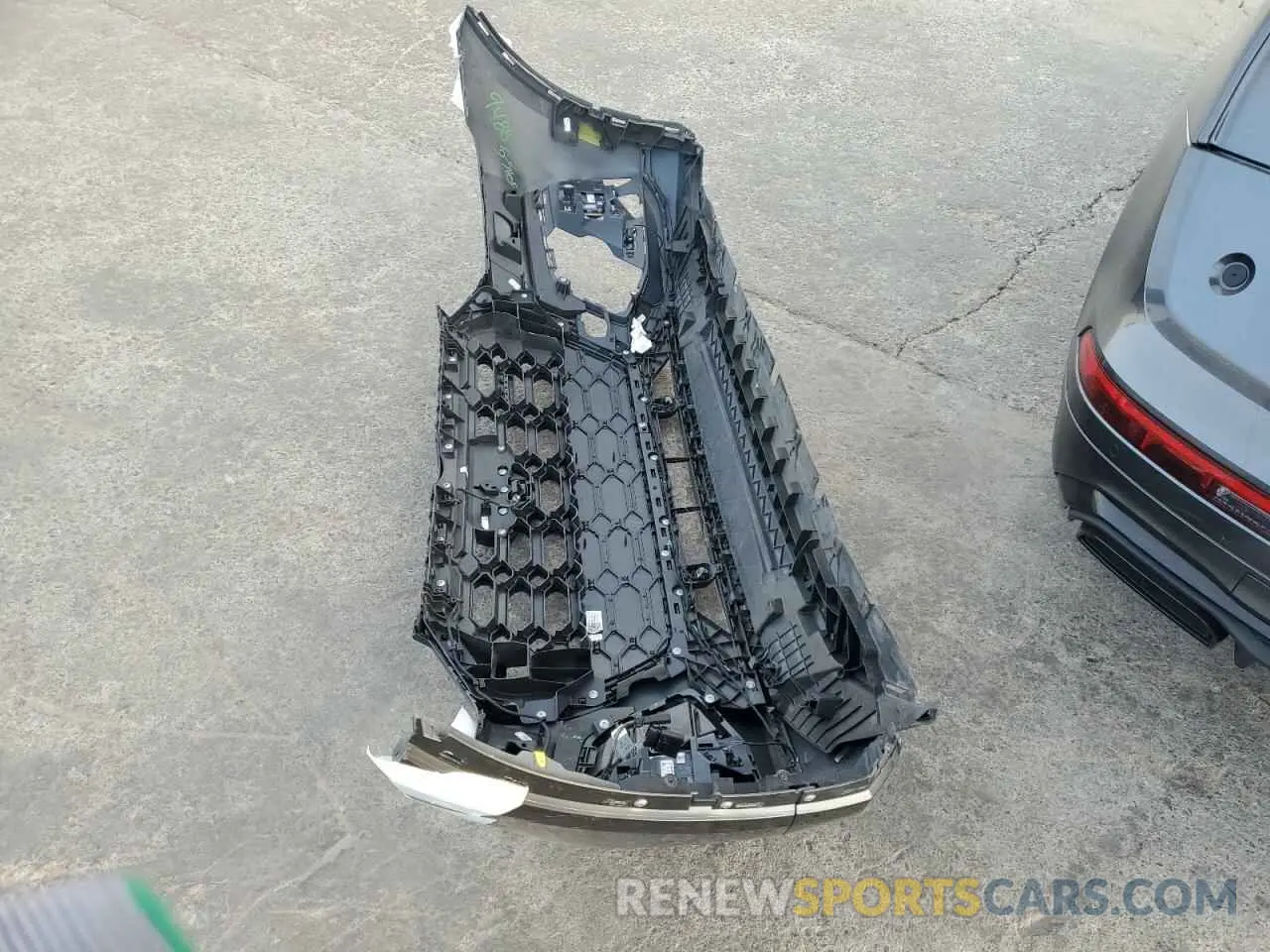 13 fotografías del automóvil dañado WA1EAAFY6N2048694 AUDI Q5 2022