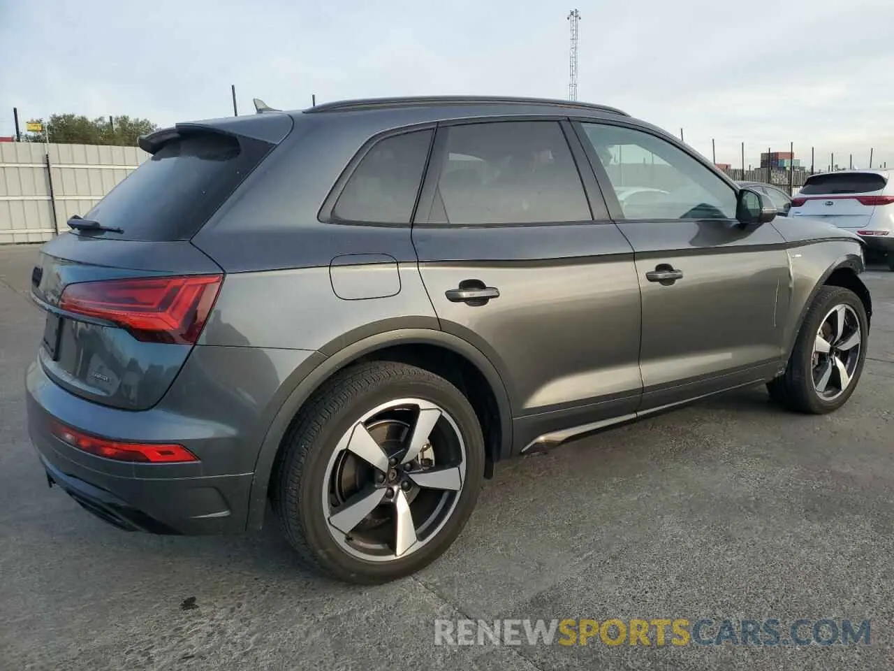 3 fotografías del automóvil dañado WA1EAAFY6N2048694 AUDI Q5 2022