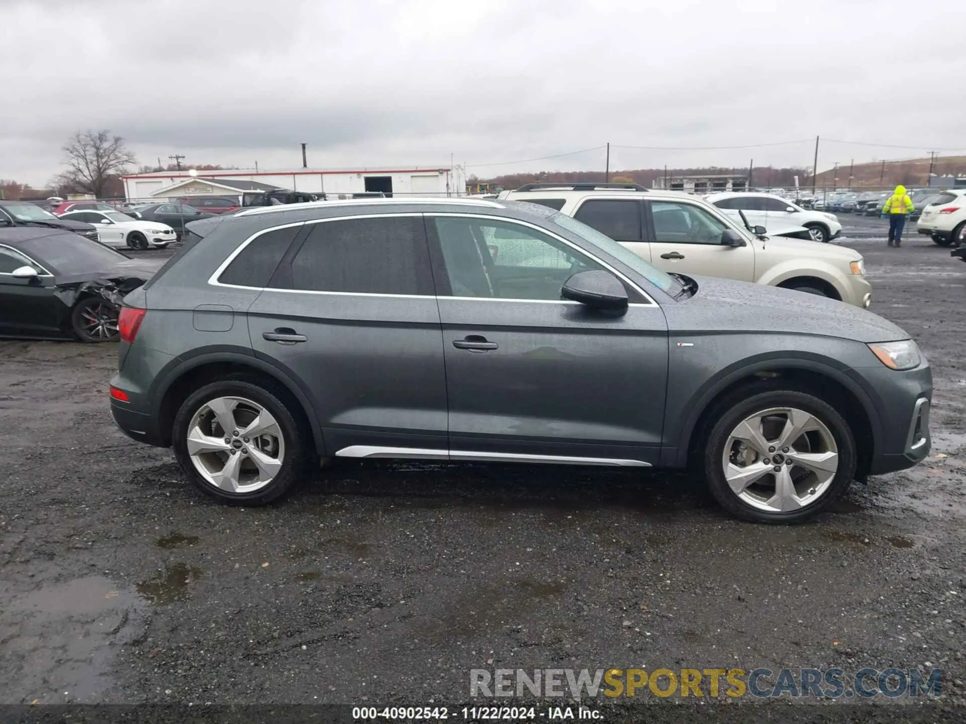 13 fotografías del automóvil dañado WA1EAAFY6N2072039 AUDI Q5 2022