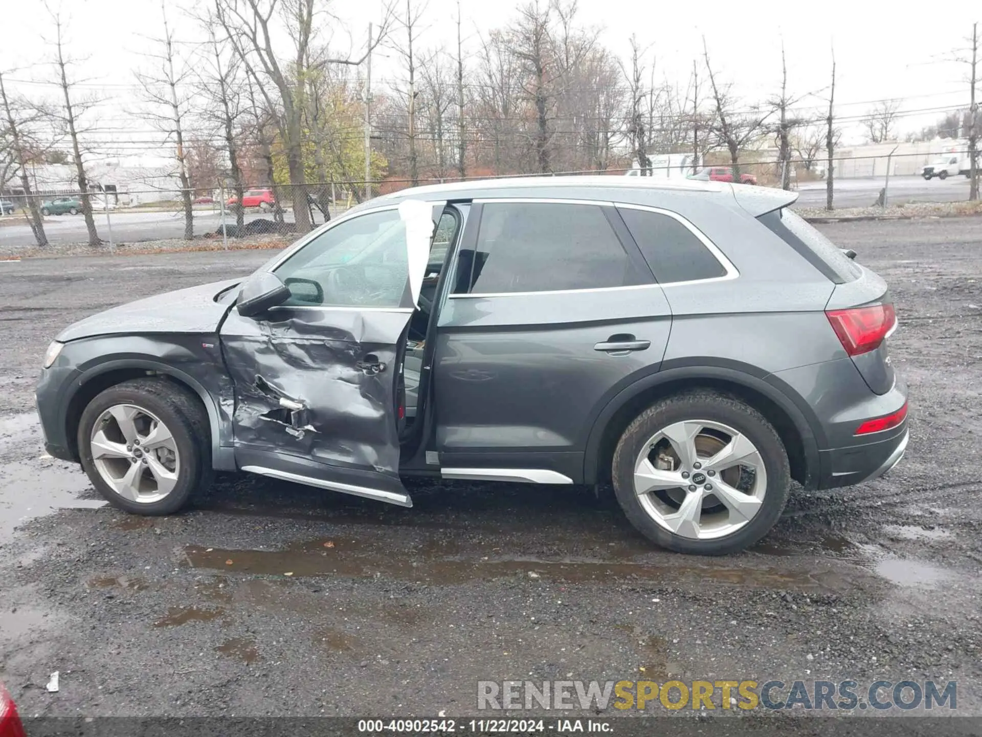 14 fotografías del automóvil dañado WA1EAAFY6N2072039 AUDI Q5 2022