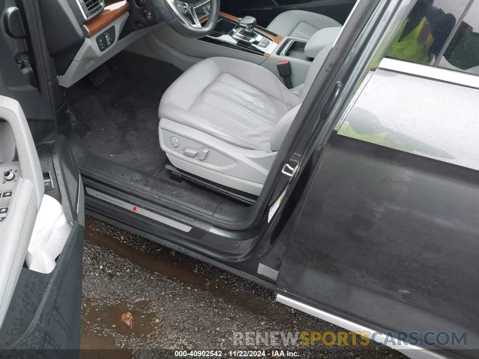 17 fotografías del automóvil dañado WA1EAAFY6N2072039 AUDI Q5 2022