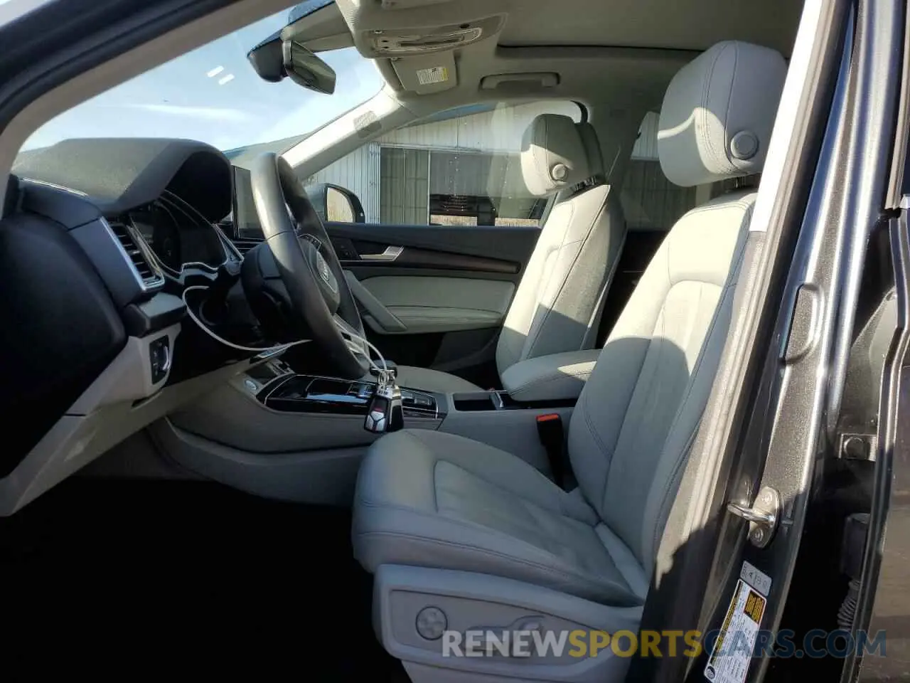 7 fotografías del automóvil dañado WA1EAAFY6N2104682 AUDI Q5 2022