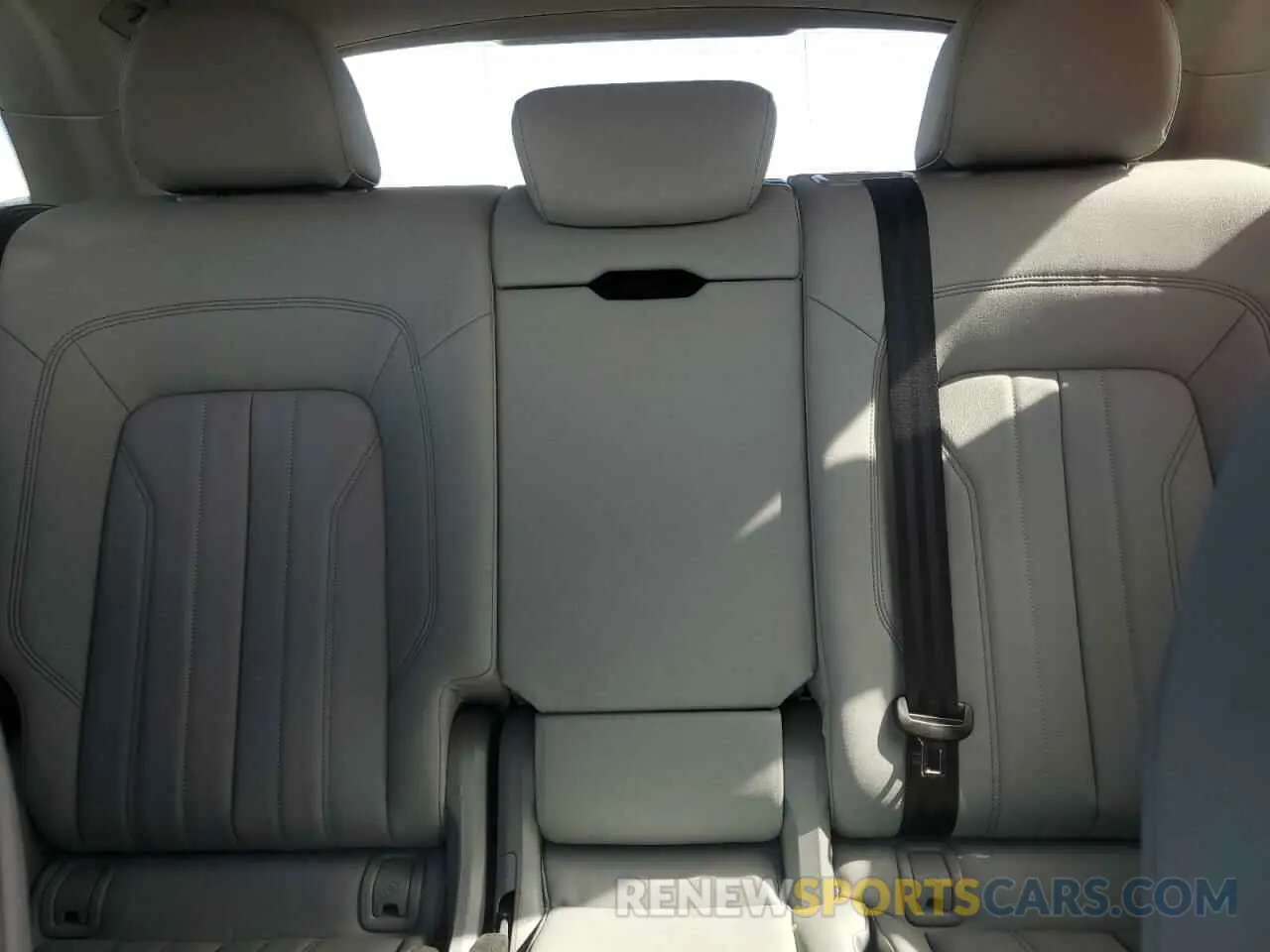 10 fotografías del automóvil dañado WA1EAAFY6N2137326 AUDI Q5 2022