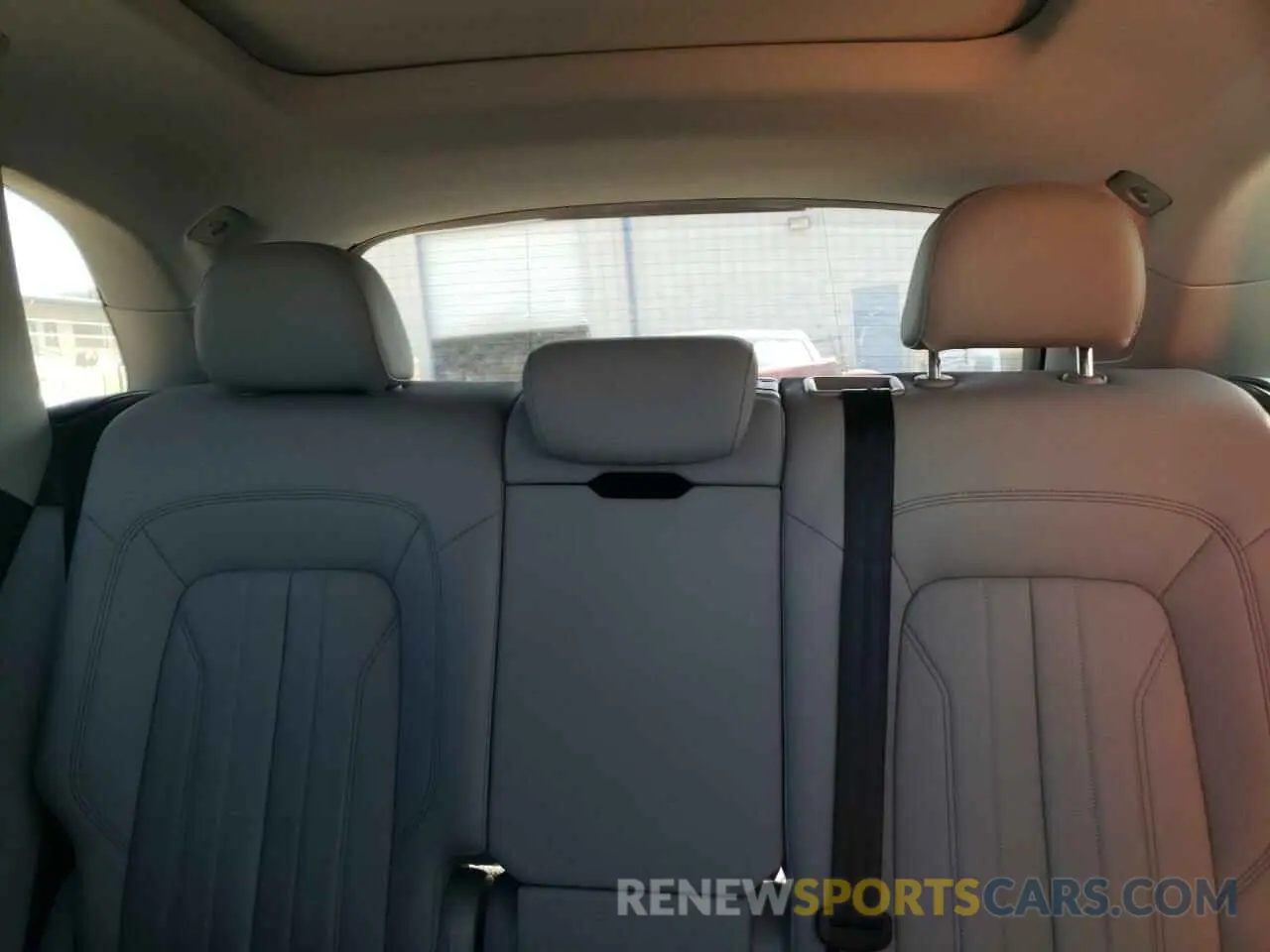 10 fotografías del automóvil dañado WA1EAAFY8N2006026 AUDI Q5 2022
