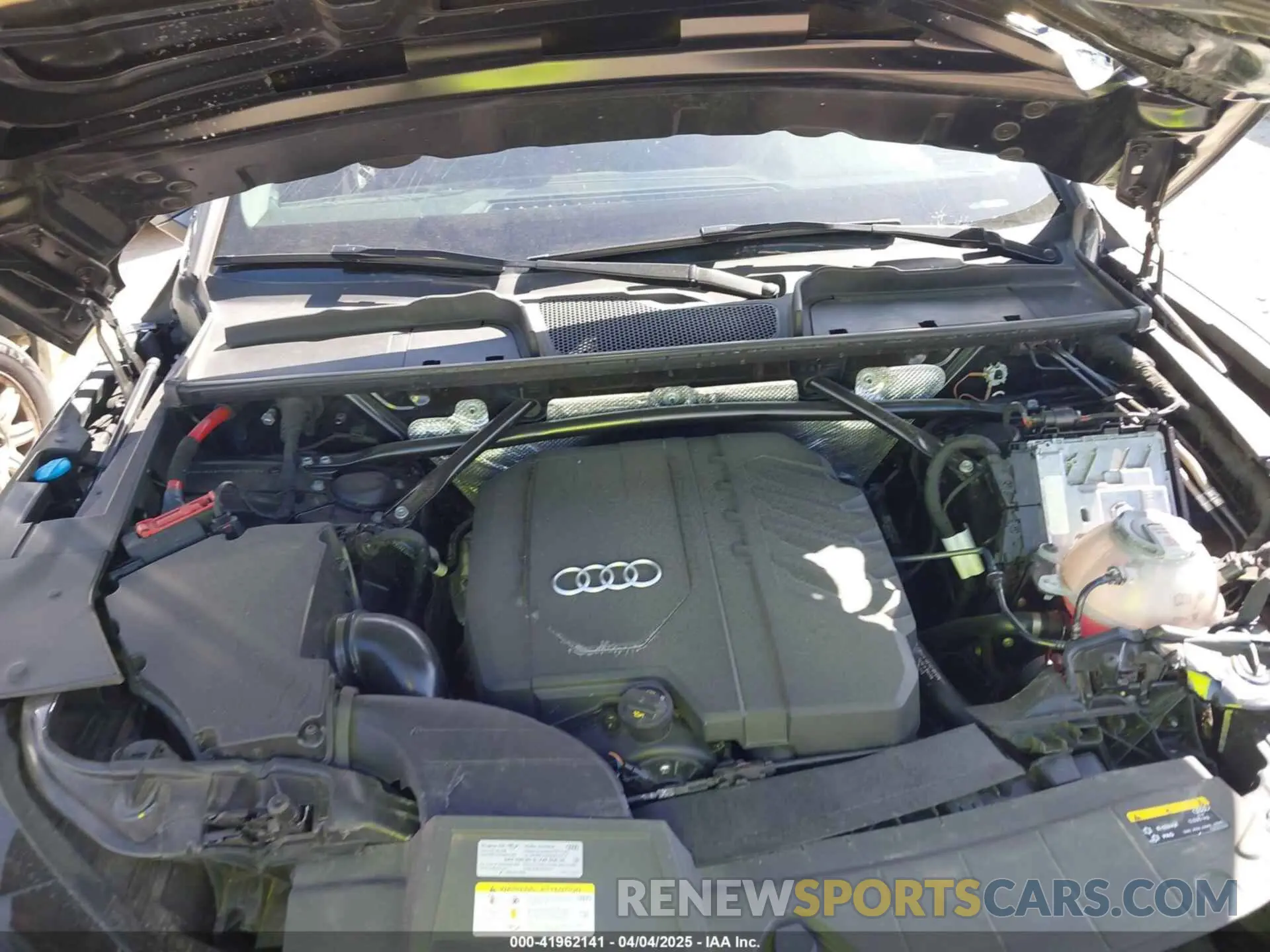 10 fotografías del automóvil dañado WA1EAAFY8N2019875 AUDI Q5 2022