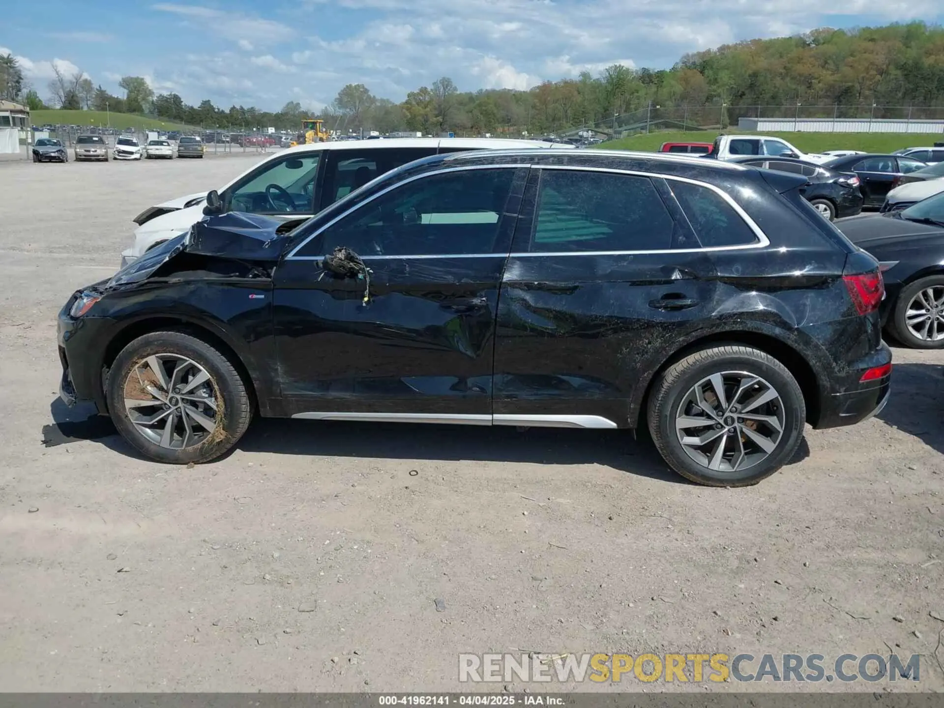14 fotografías del automóvil dañado WA1EAAFY8N2019875 AUDI Q5 2022