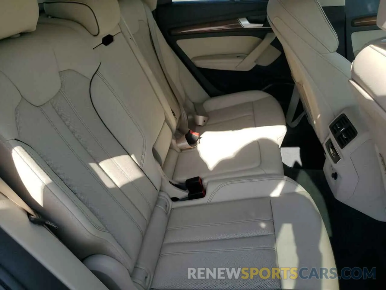 11 fotografías del automóvil dañado WA1EAAFY8N2054528 AUDI Q5 2022