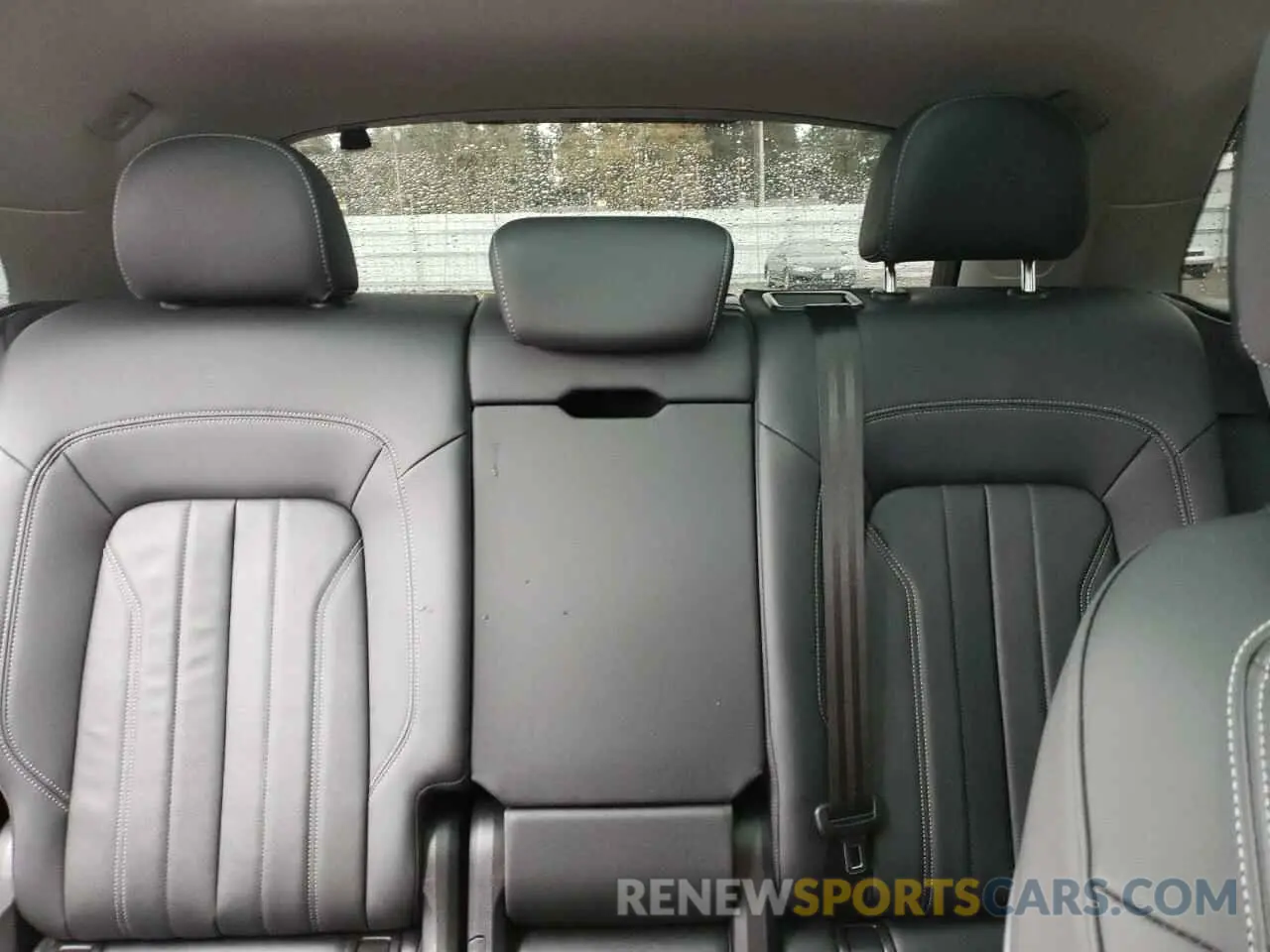 10 fotografías del automóvil dañado WA1EAAFY9N2042033 AUDI Q5 2022