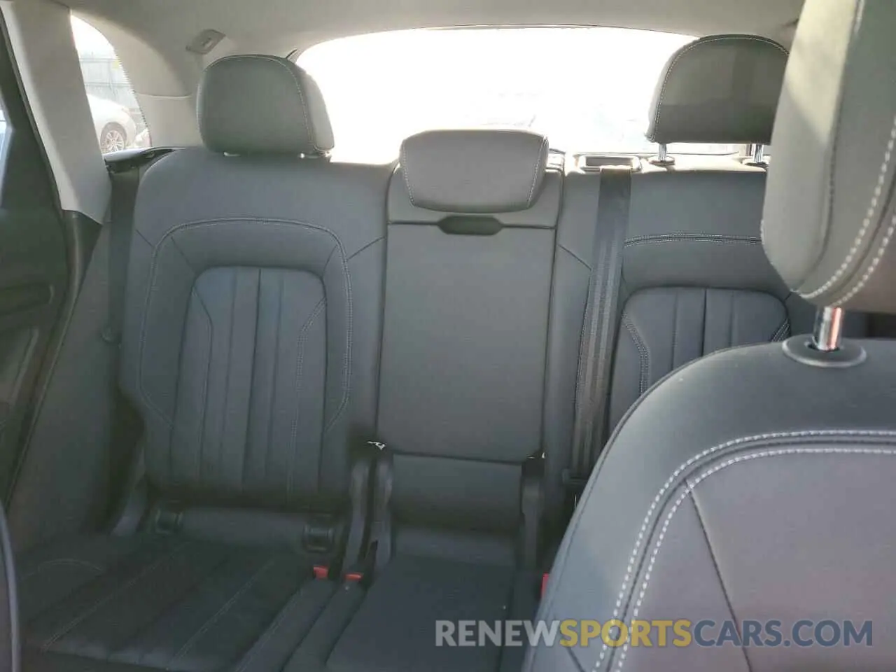 10 fotografías del automóvil dañado WA1EAAFY9N2079325 AUDI Q5 2022