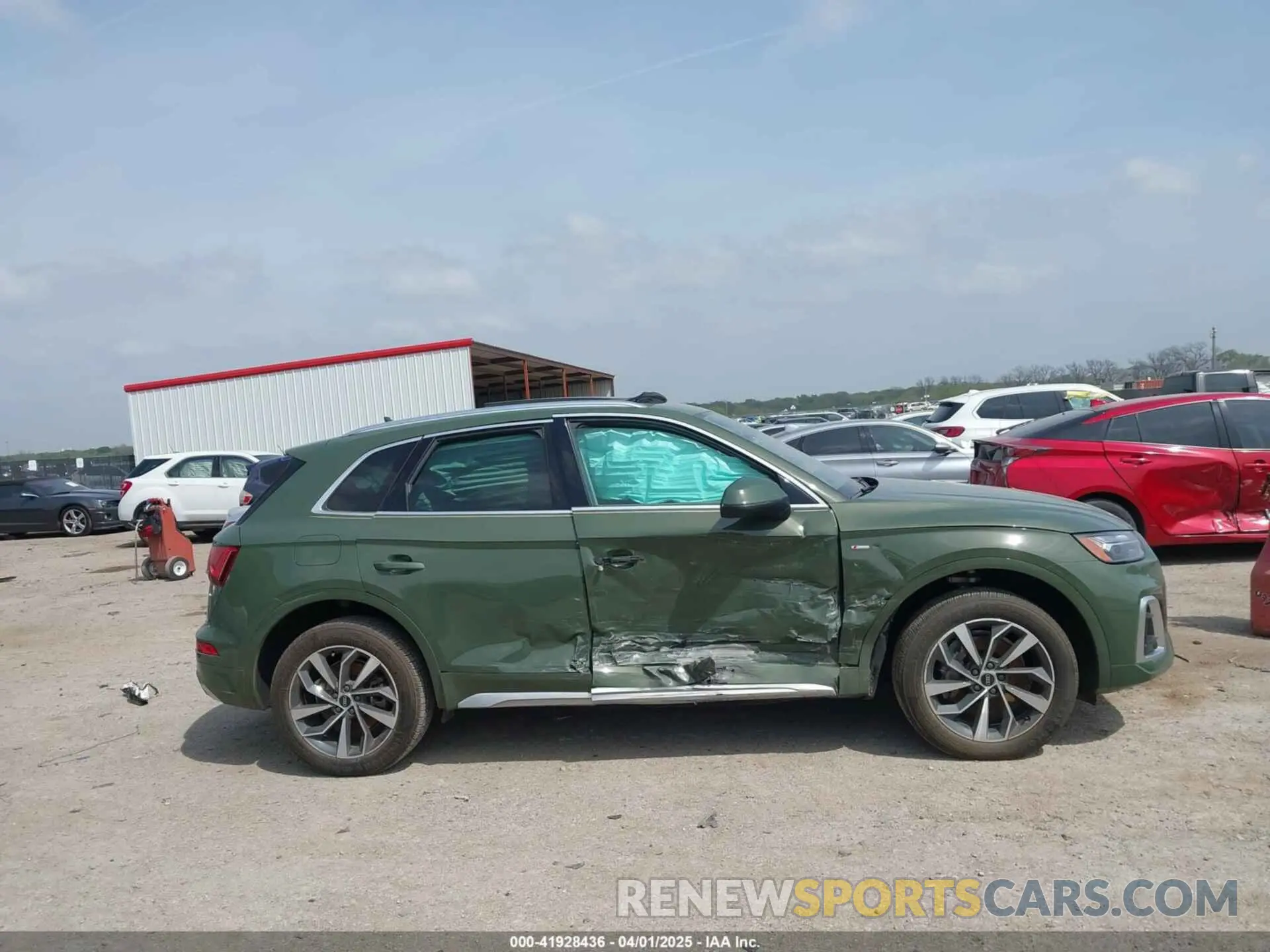 13 fotografías del automóvil dañado WA1EAAFY0P2055143 AUDI Q5 2023