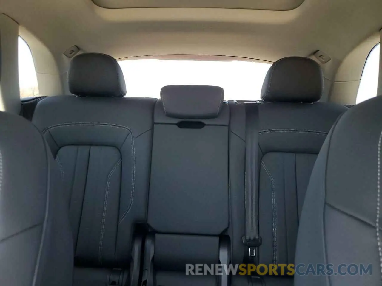 10 fotografías del automóvil dañado WA1EAAFY2P2131588 AUDI Q5 2023