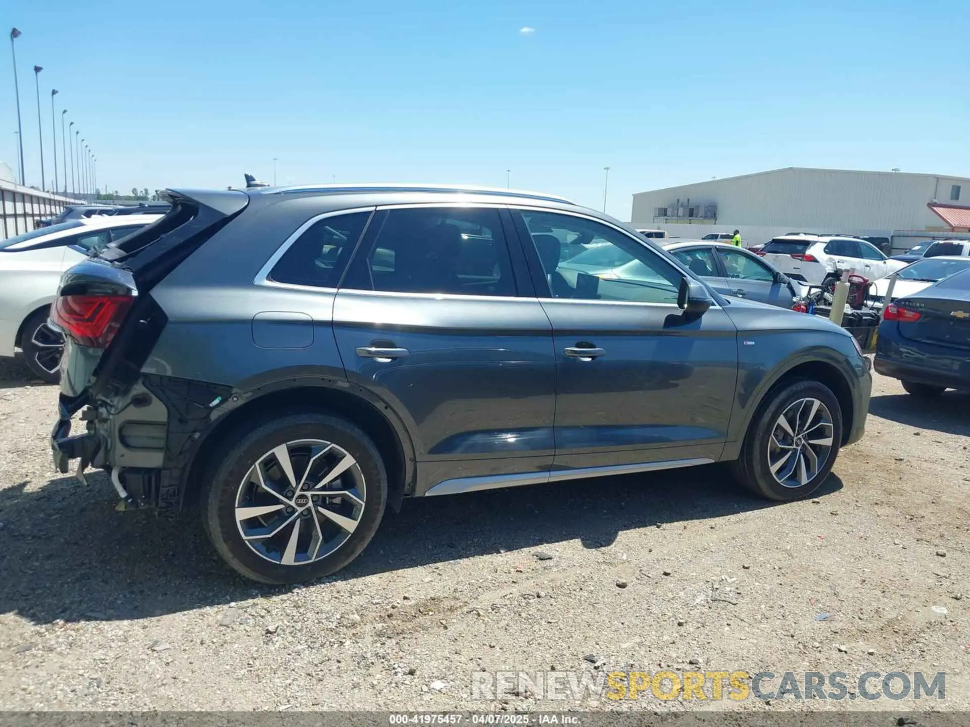 14 fotografías del automóvil dañado WA1EAAFY3P2123399 AUDI Q5 2023