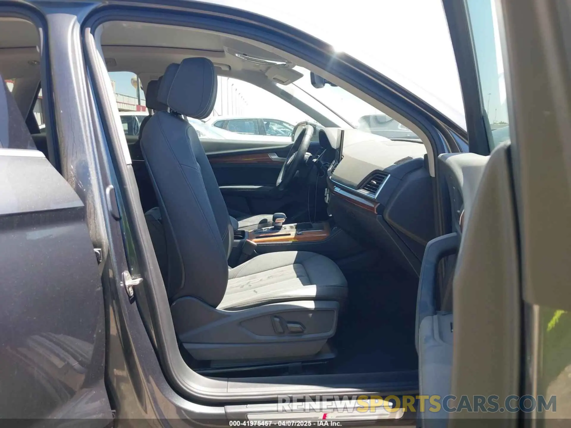 5 fotografías del automóvil dañado WA1EAAFY3P2123399 AUDI Q5 2023