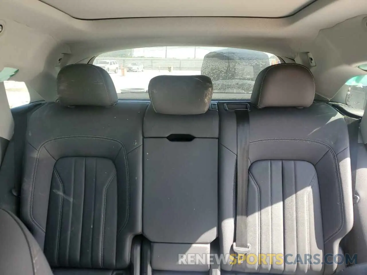 10 fotografías del automóvil dañado WA1EAAFY5P2118396 AUDI Q5 2023