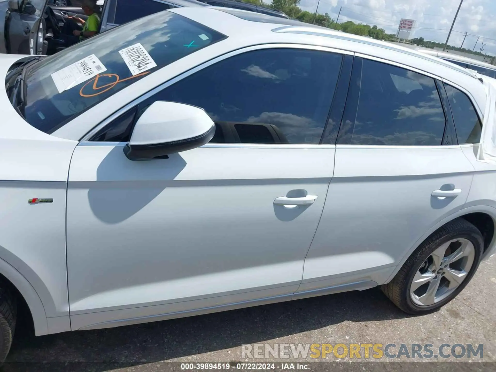 14 fotografías del automóvil dañado WA1EAAFY5P2122402 AUDI Q5 2023
