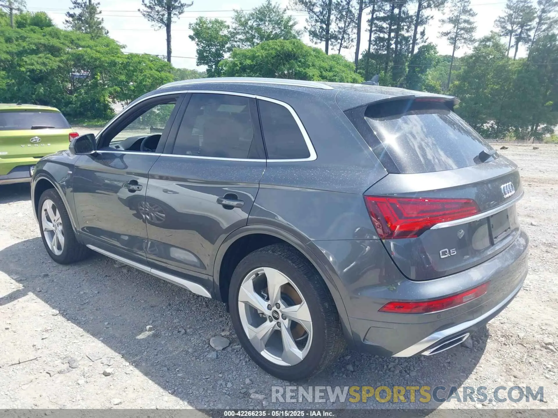 14 fotografías del automóvil dañado WA1EAAFY6P2016122 AUDI Q5 2023