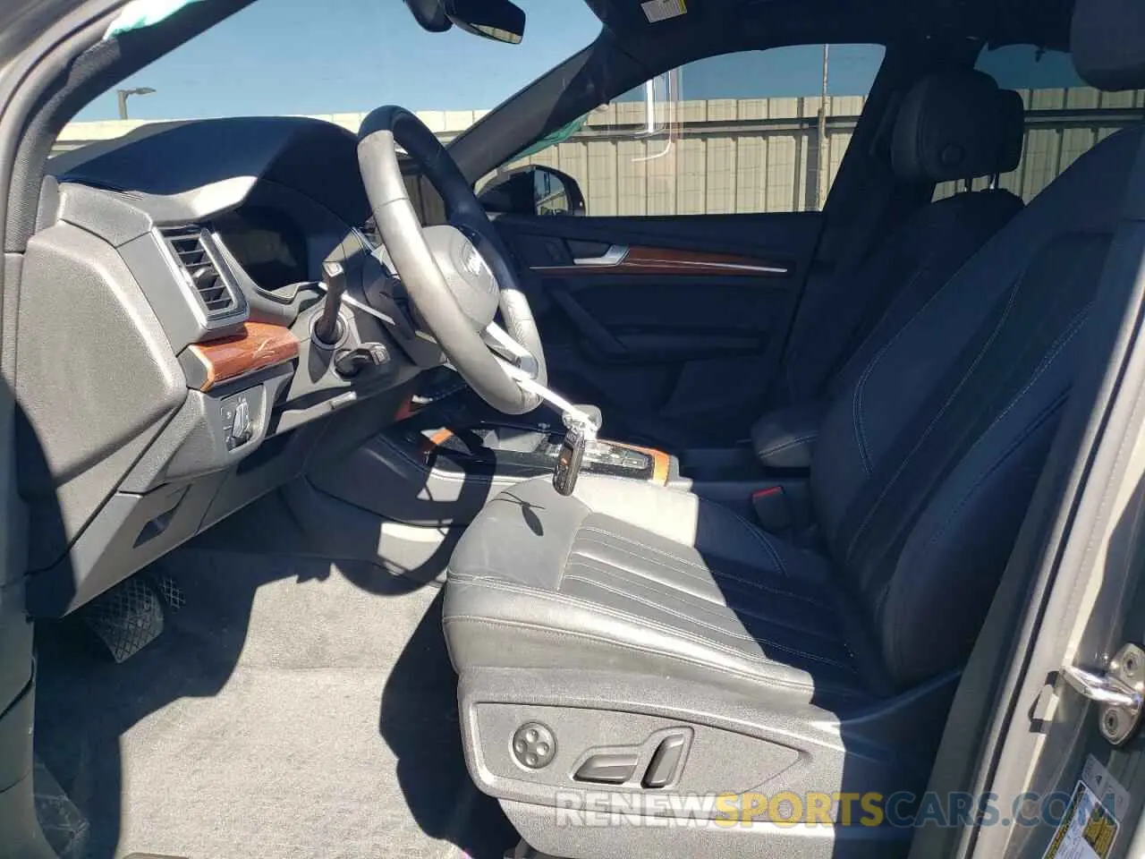 7 fotografías del automóvil dañado WA1EAAFY6P2136552 AUDI Q5 2023
