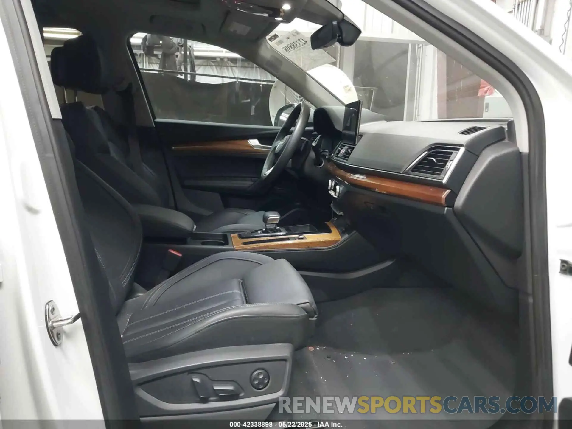 5 fotografías del automóvil dañado WA1EAAFYXP2061578 AUDI Q5 2023