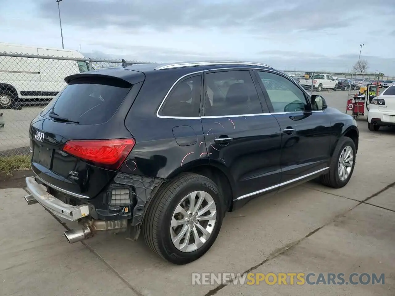 3 fotografías del automóvil dañado WA1LFAFP1FA124152 AUDI Q5 2023