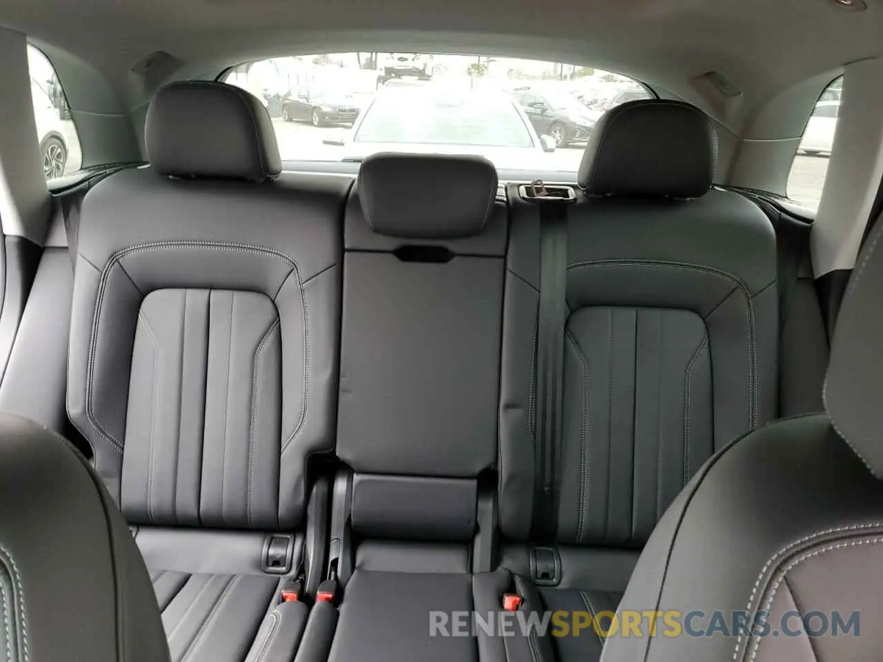 10 fotografías del automóvil dañado WA1ABAFY6R2137571 AUDI Q5 2024