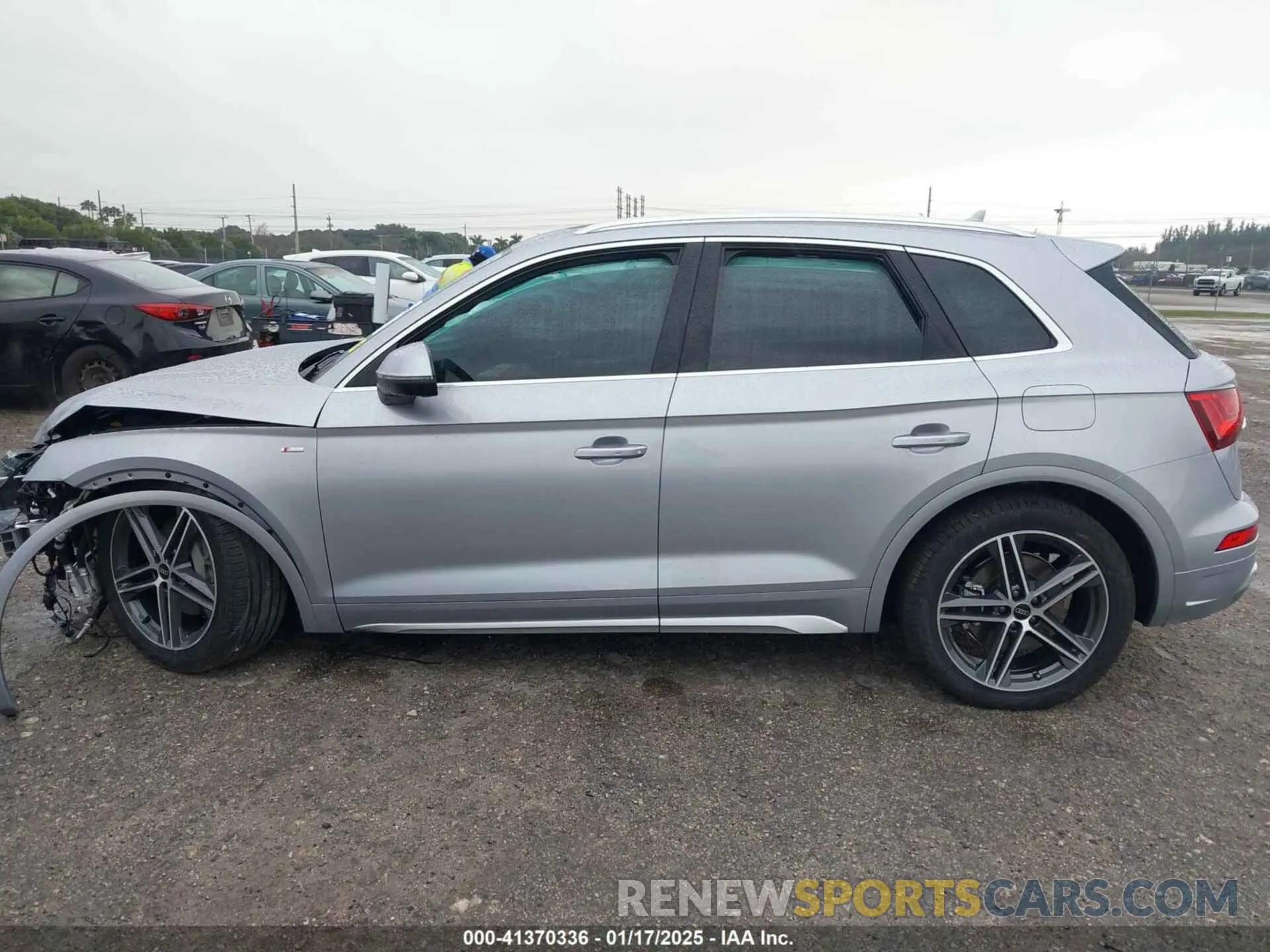 14 fotografías del automóvil dañado WA1E2AFY2R2145801 AUDI Q5 2024