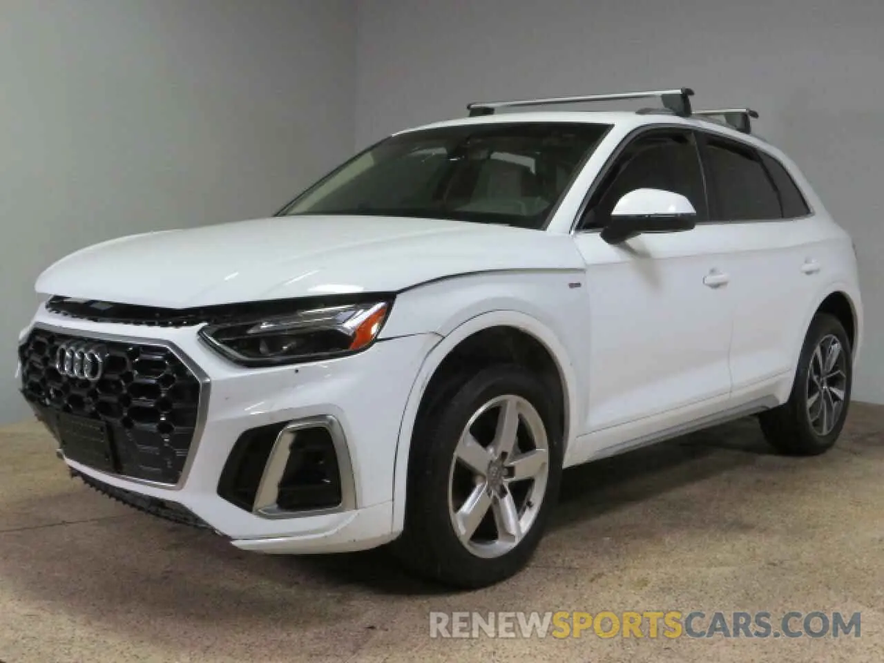 2 fotografías del automóvil dañado WA1EAAFY0R2082281 AUDI Q5 2024