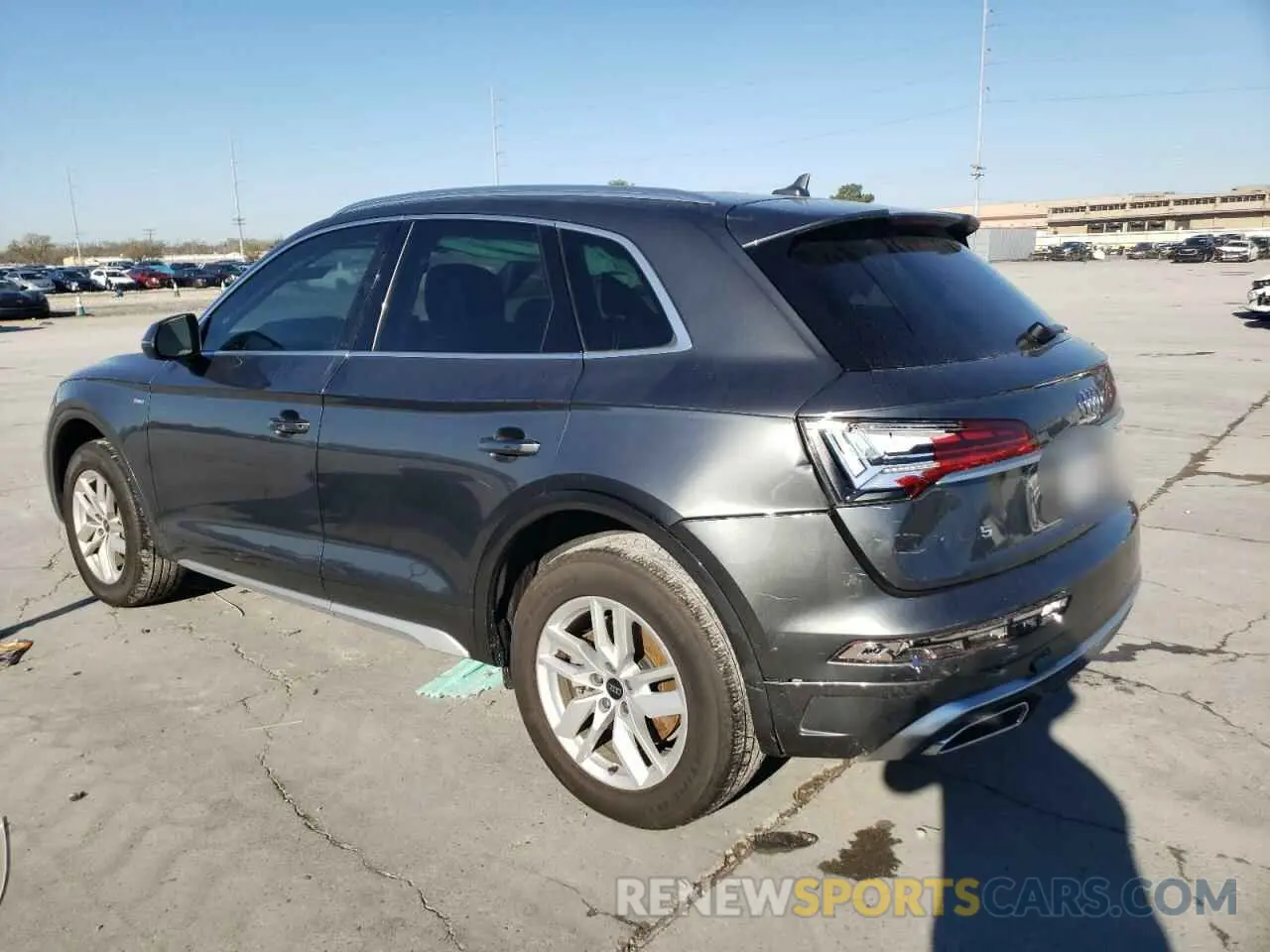 2 fotografías del automóvil dañado WA1GAAFYXR2065433 AUDI Q5 2024
