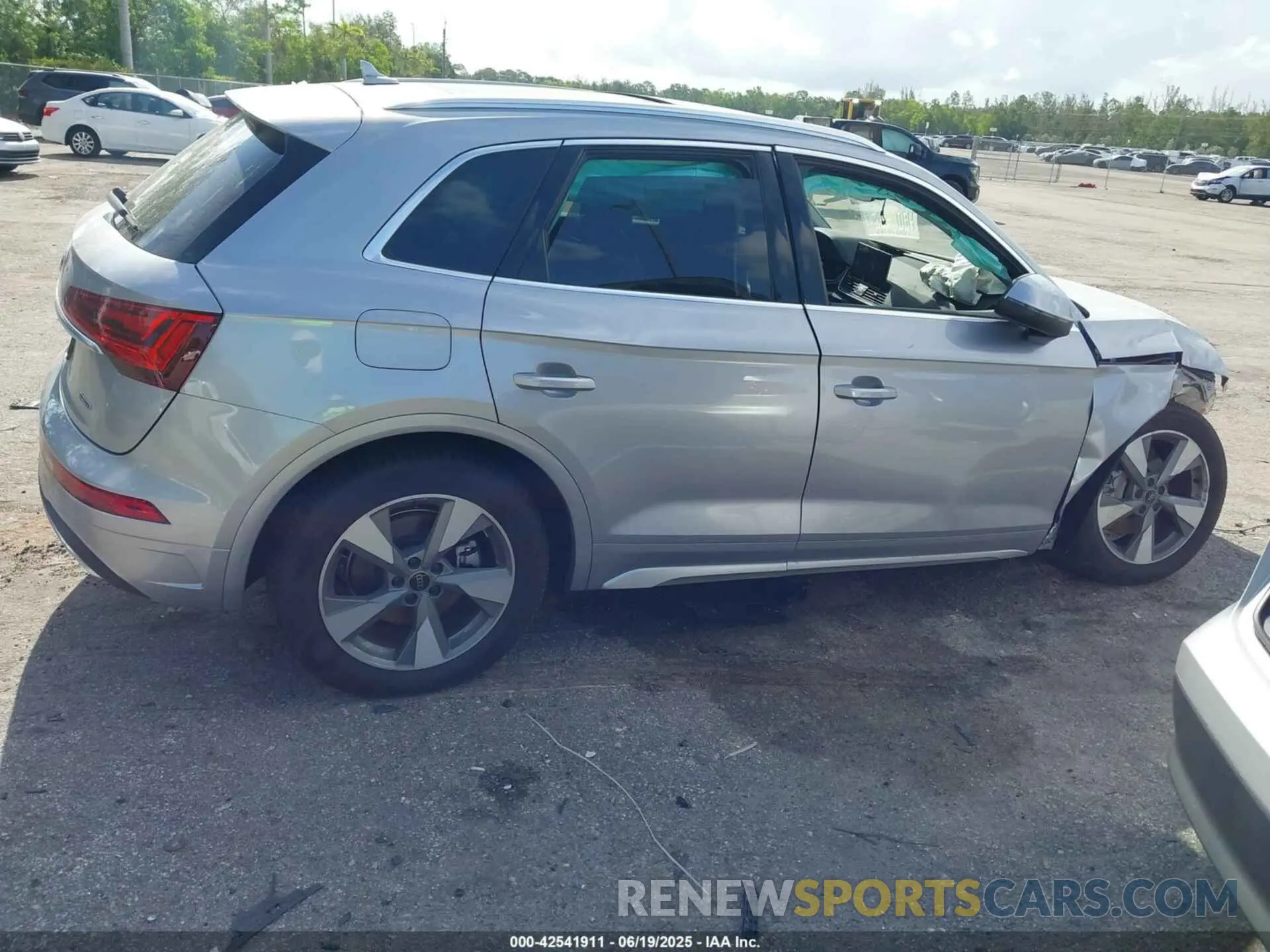 13 fotografías del automóvil dañado WA1BBAFY3S2027183 AUDI Q5 2025
