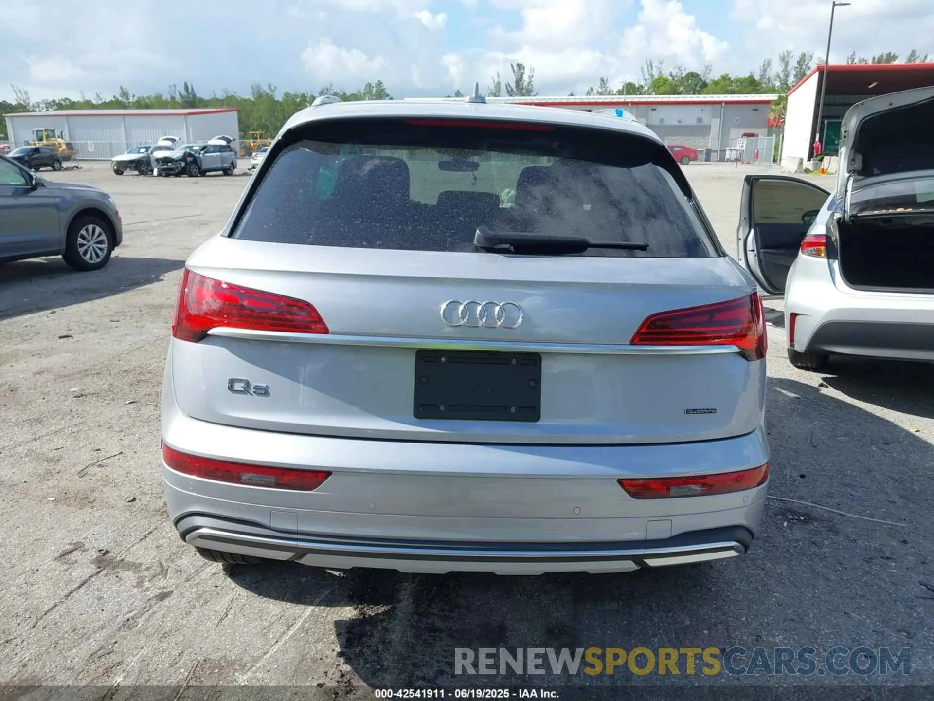 16 fotografías del automóvil dañado WA1BBAFY3S2027183 AUDI Q5 2025