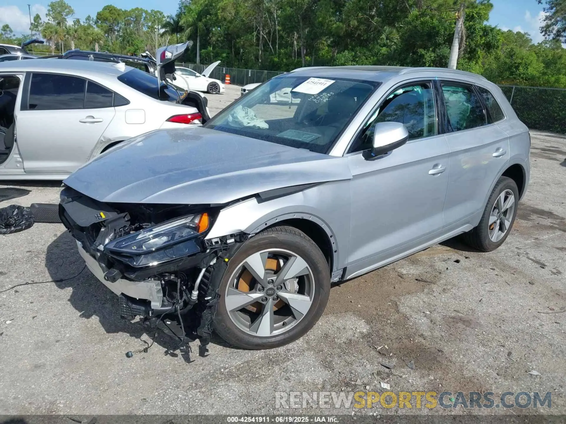 2 fotografías del automóvil dañado WA1BBAFY3S2027183 AUDI Q5 2025