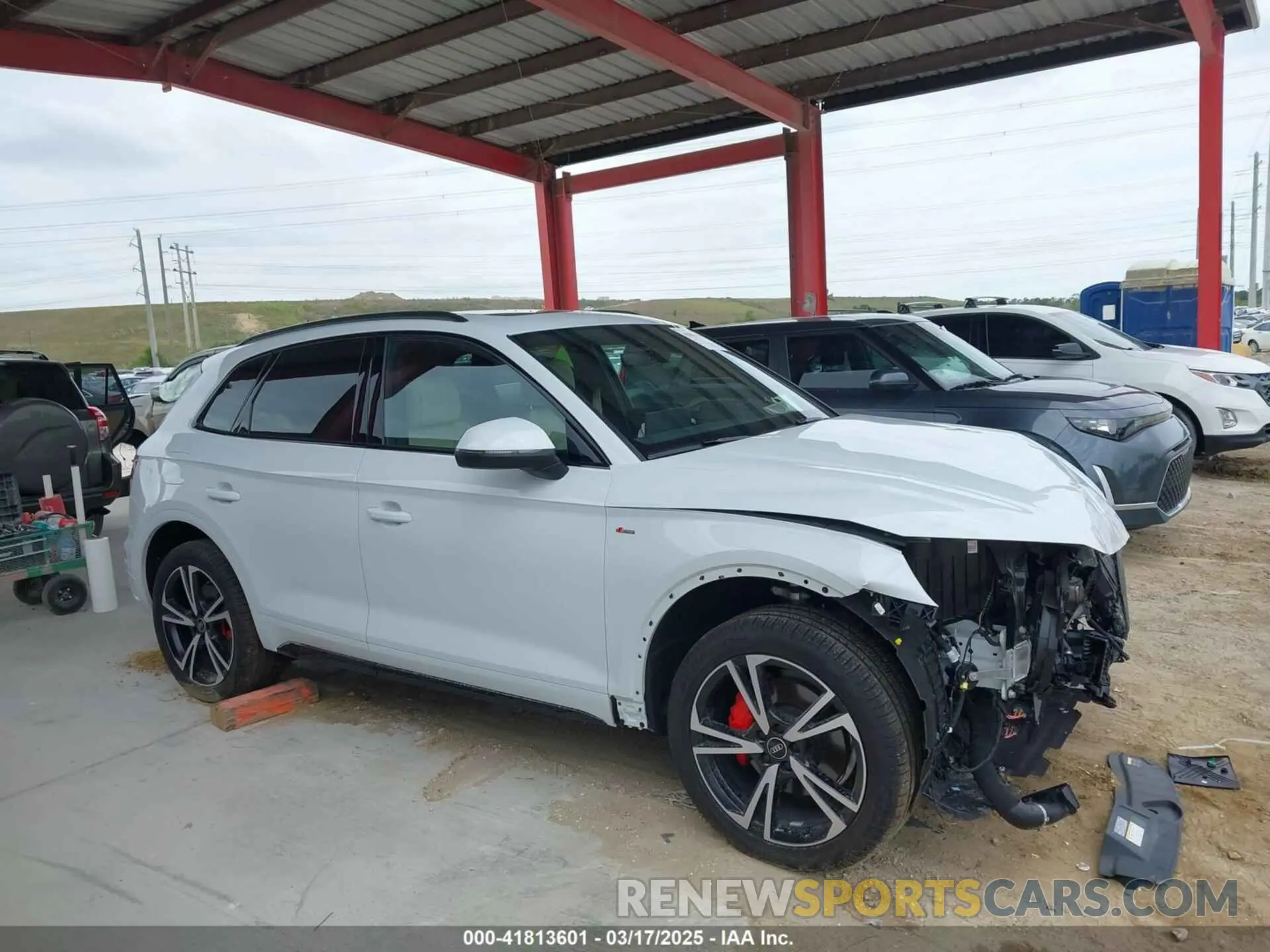 13 fotografías del automóvil dañado WA1EAAFY3S2013364 AUDI Q5 2025