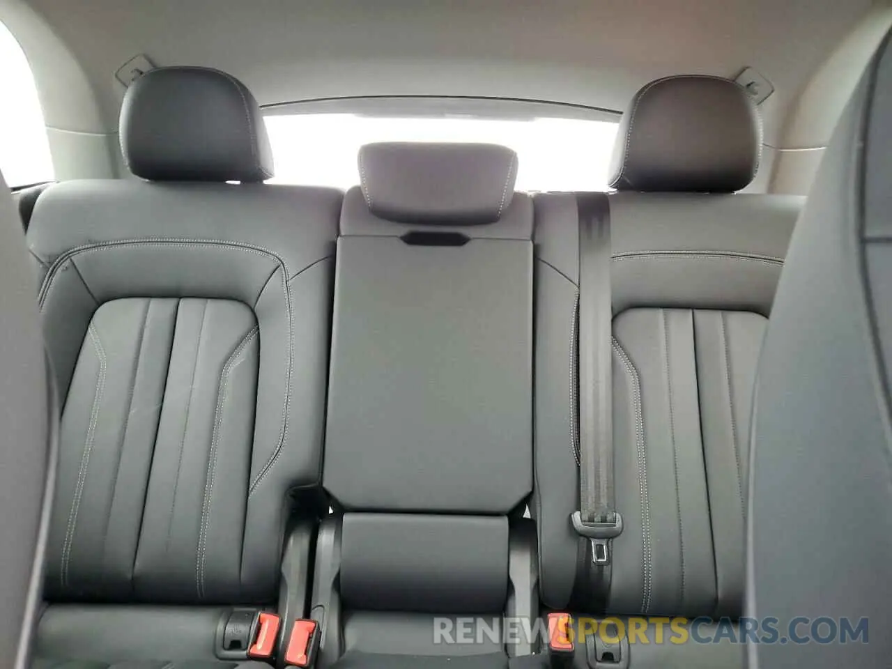 10 fotografías del automóvil dañado WA1AAAFY9R2001227 AUDI Q5 KOMFORT 2024