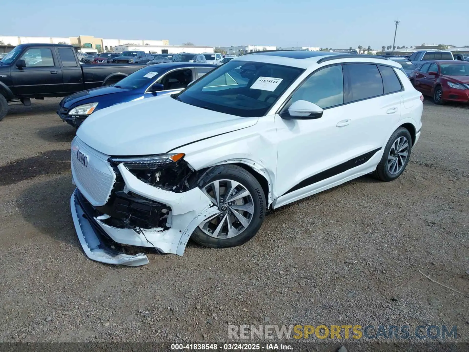 2 fotografías del automóvil dañado WA124BGFXSA019441 AUDI Q6 E-TRON 2025