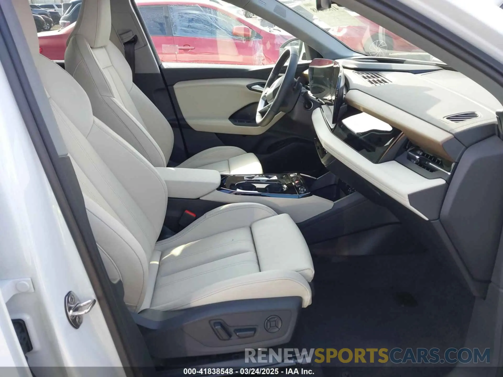 5 fotografías del automóvil dañado WA124BGFXSA019441 AUDI Q6 E-TRON 2025