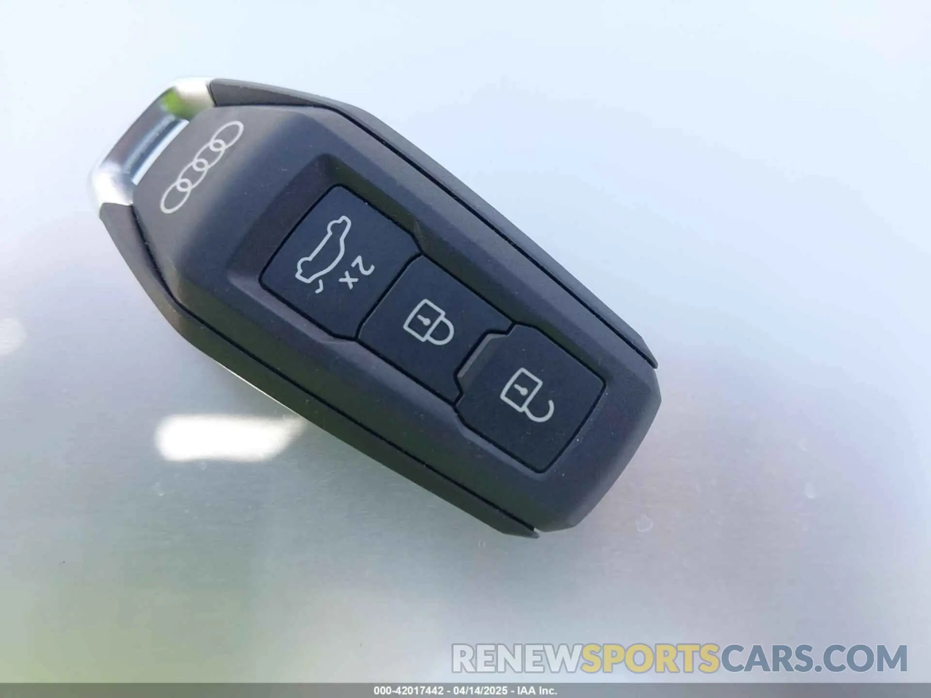 11 fotografías del automóvil dañado WA134BGF6SA003340 AUDI Q6 E-TRON 2025