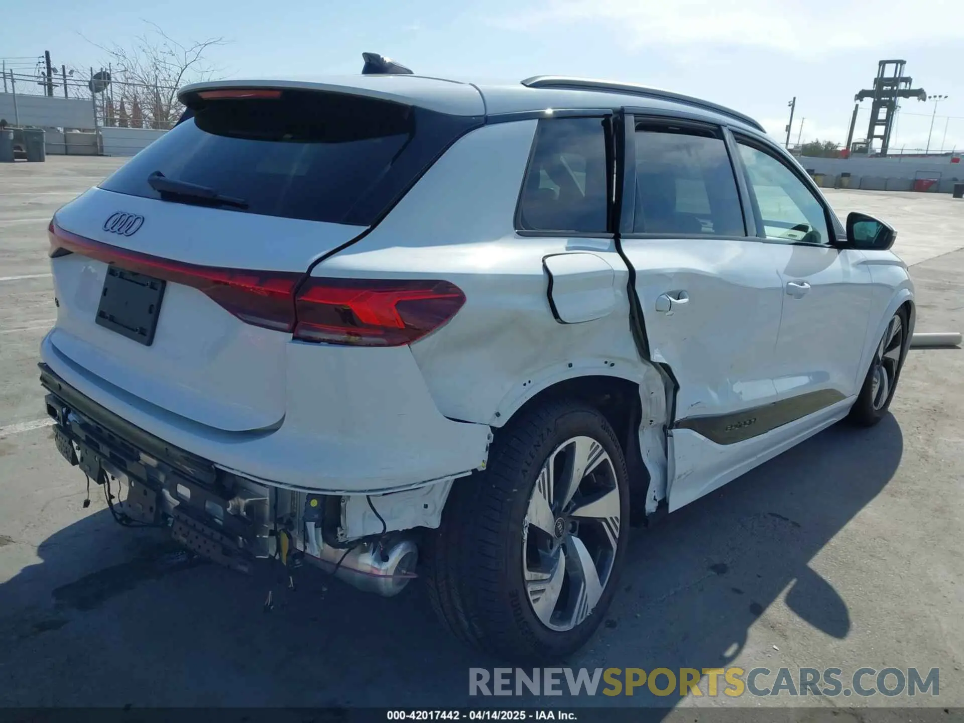 21 fotografías del automóvil dañado WA134BGF6SA003340 AUDI Q6 E-TRON 2025