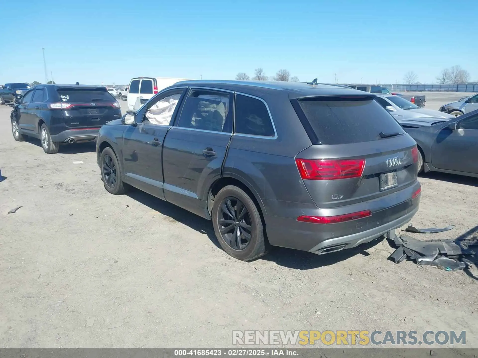 3 fotografías del automóvil dañado WA1AAAF71KD007167 AUDI Q7 2019