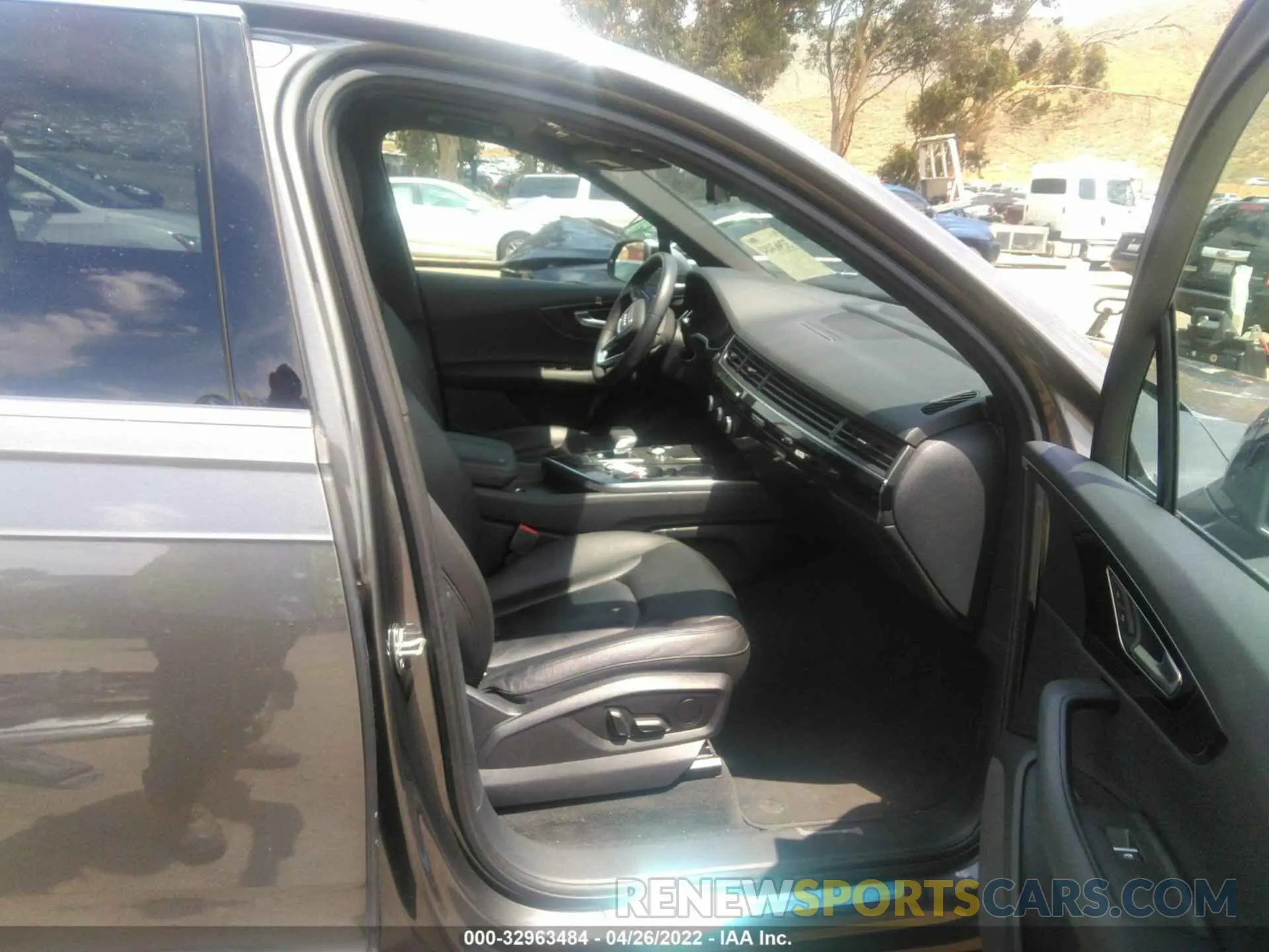 5 fotografías del automóvil dañado WA1AAAF75KD006393 AUDI Q7 2019