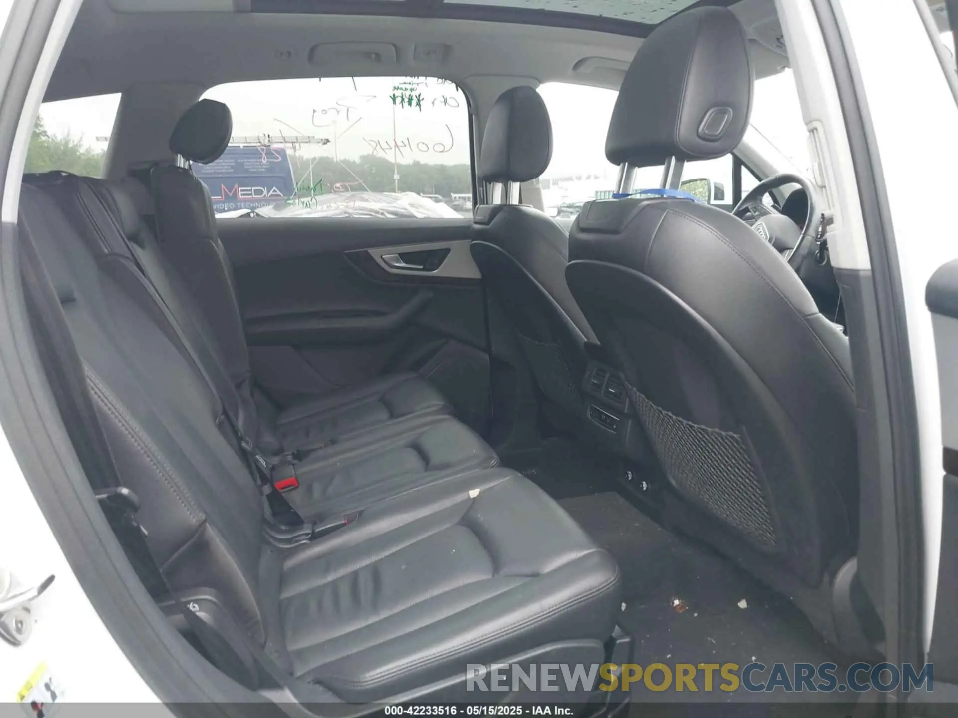 8 fotografías del automóvil dañado WA1AHAF72KD045048 AUDI Q7 2019