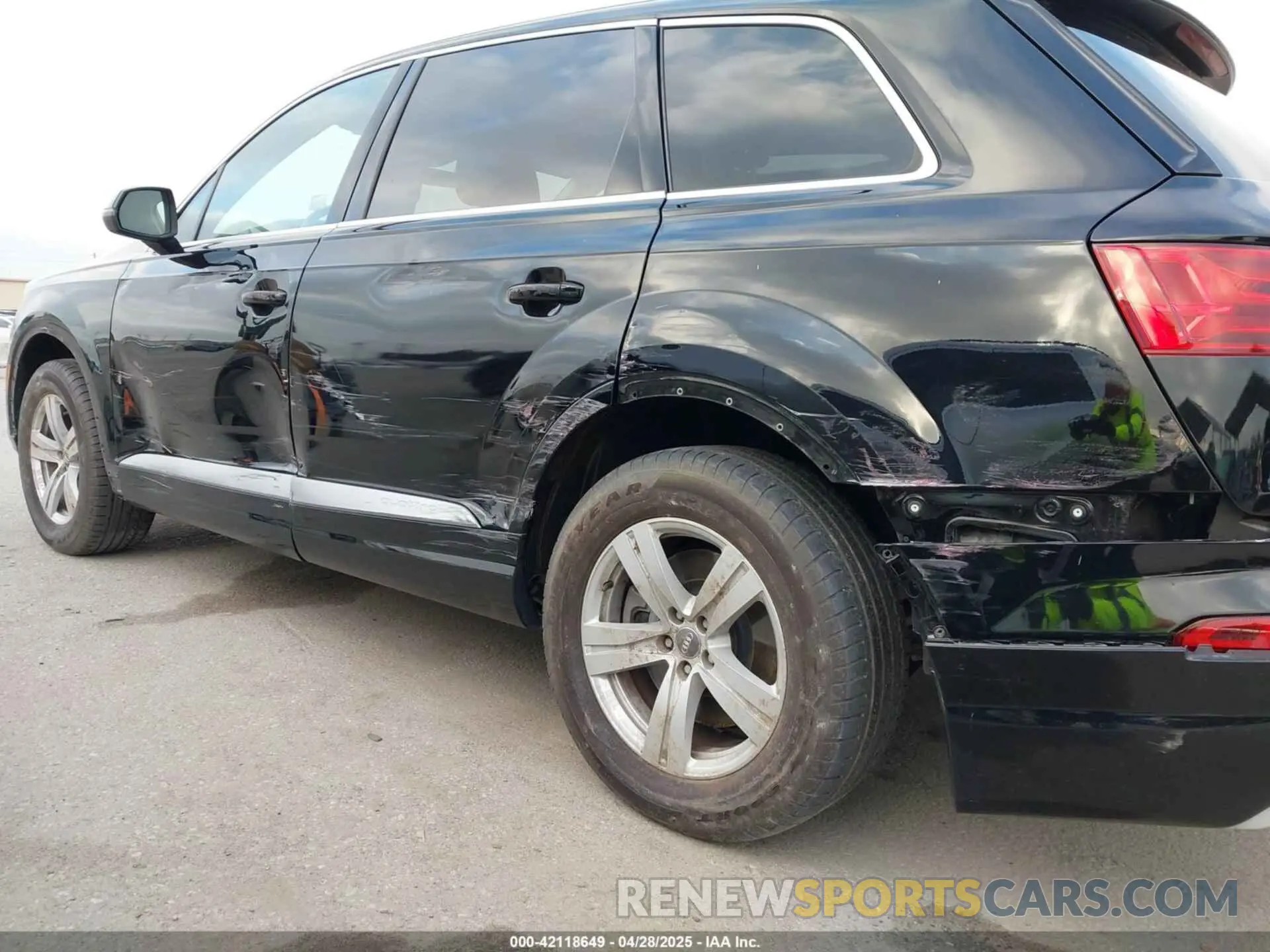 6 fotografías del automóvil dañado WA1AHAF73KD022295 AUDI Q7 2019