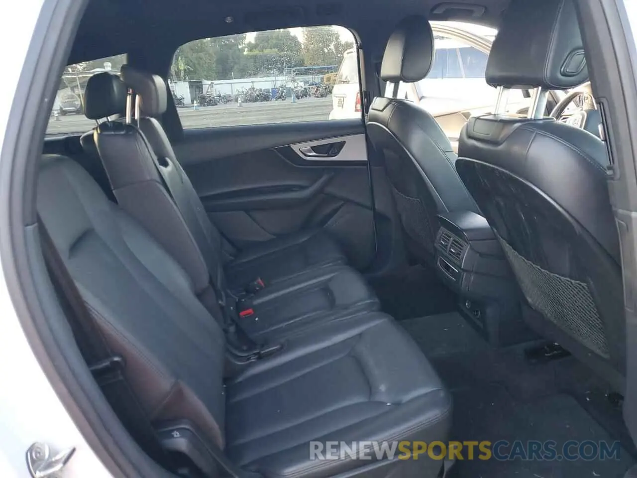 11 fotografías del automóvil dañado WA1AHAF73KD041784 AUDI Q7 2019