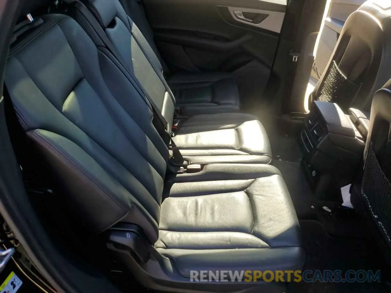 10 fotografías del automóvil dañado WA1AHAF74KD018790 AUDI Q7 2019