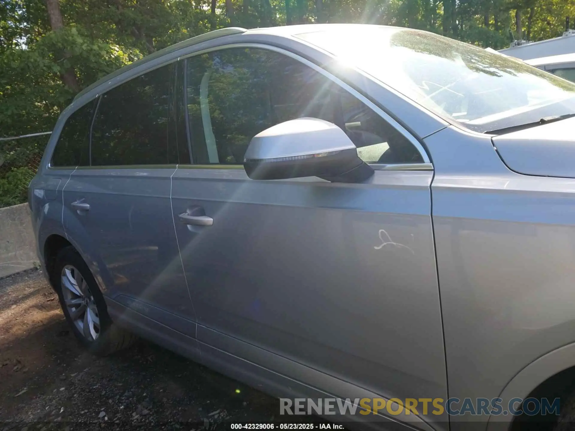 13 fotografías del automóvil dañado WA1AHAF74KD023911 AUDI Q7 2019