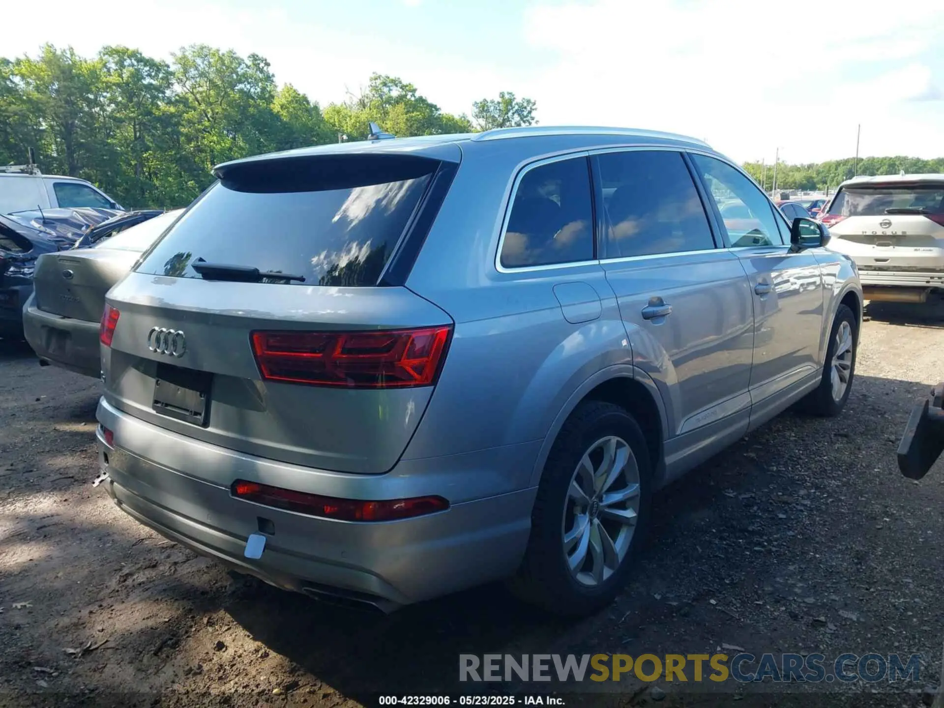 4 fotografías del automóvil dañado WA1AHAF74KD023911 AUDI Q7 2019